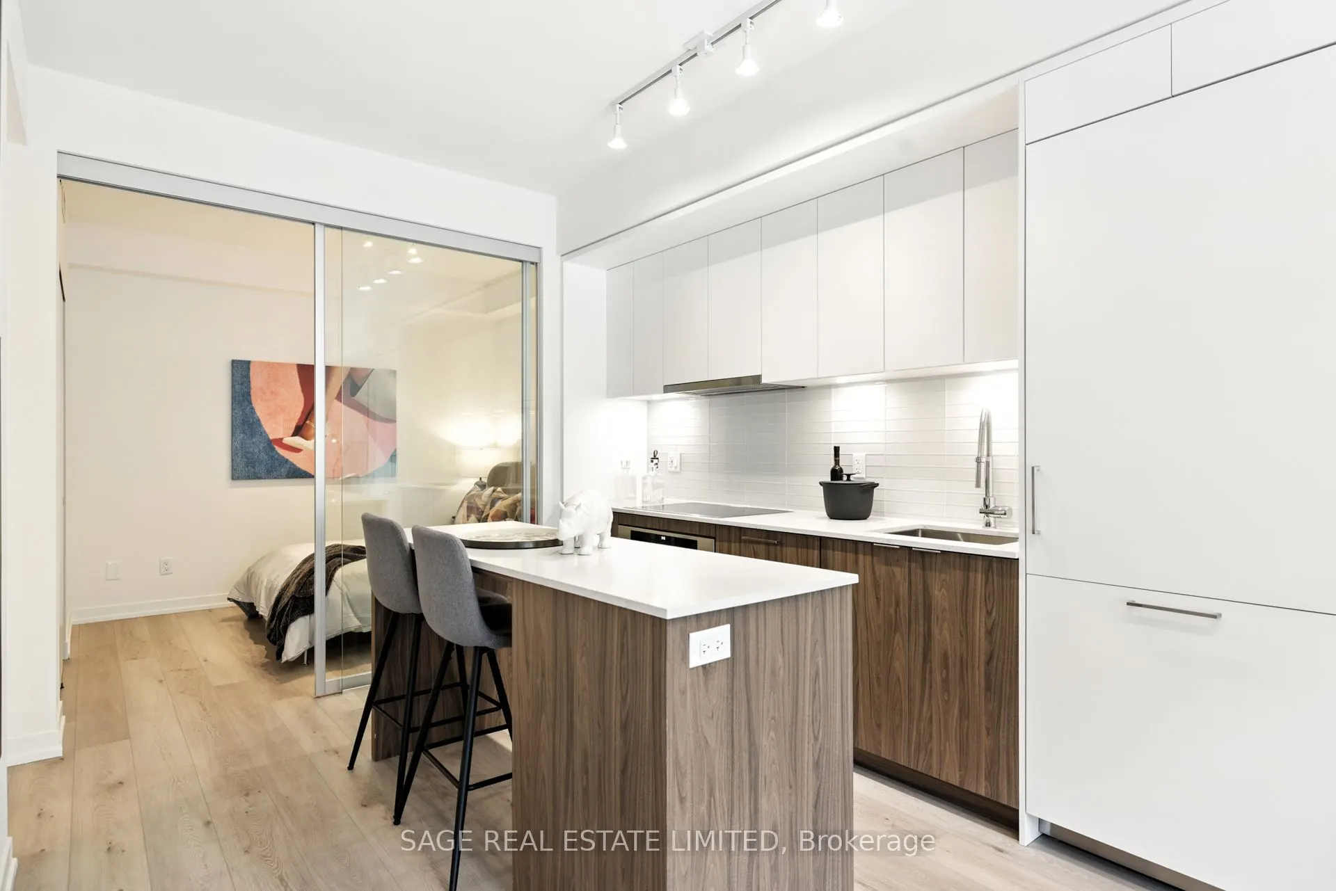 863 St Clair Avenue W, #206