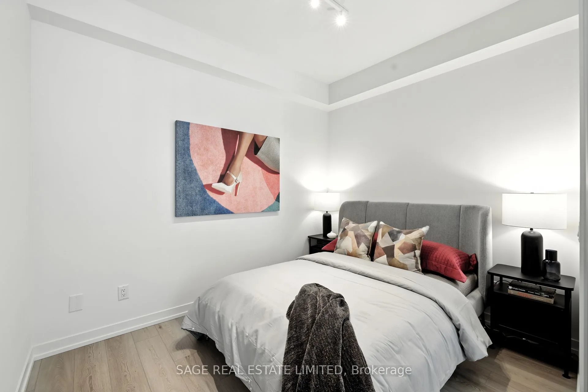 863 St Clair Avenue W, #206