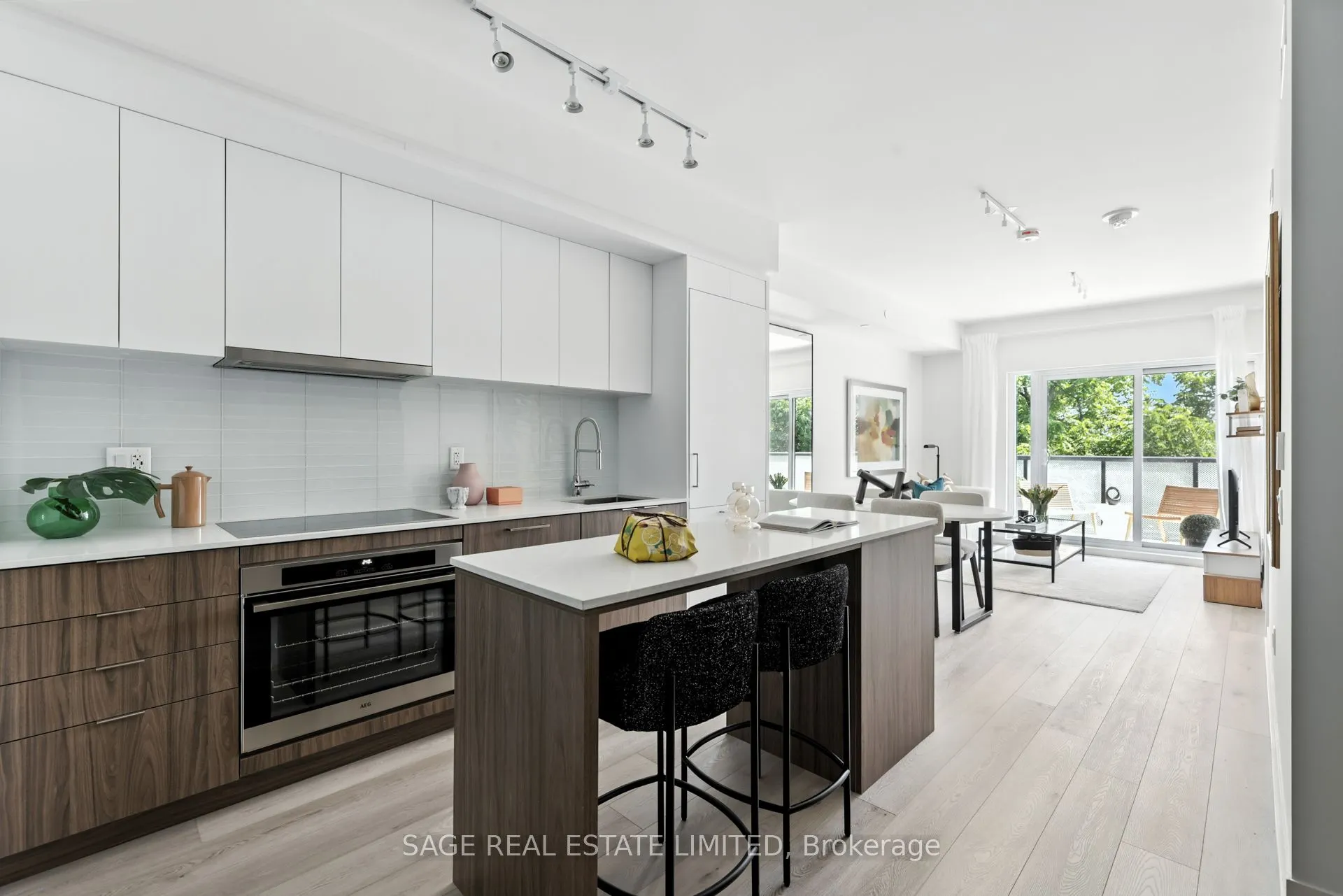 863 St Clair Avenue W, #310
