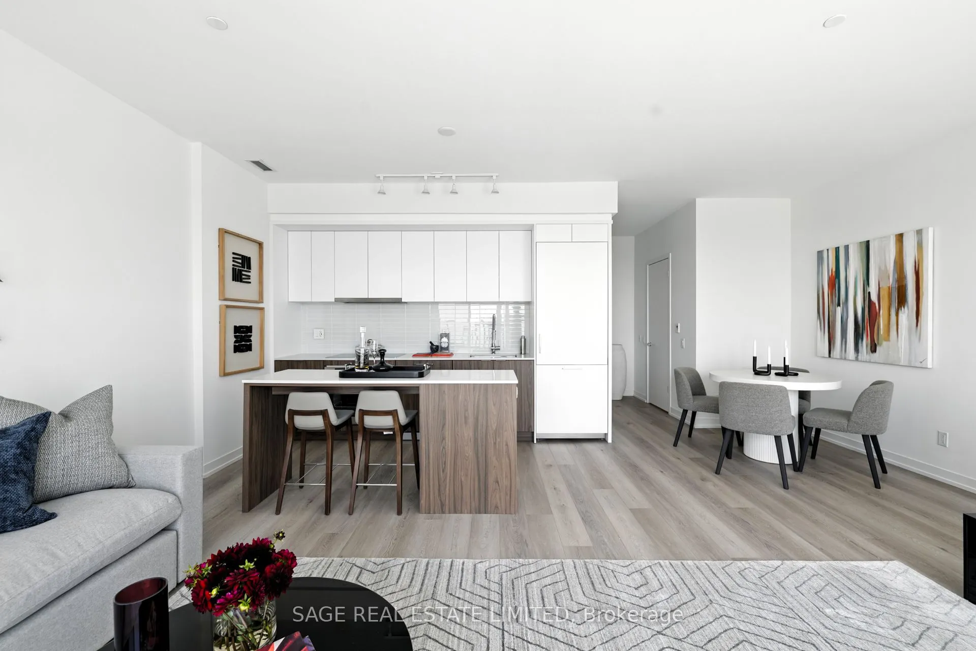 863 St Clair Avenue W, #808