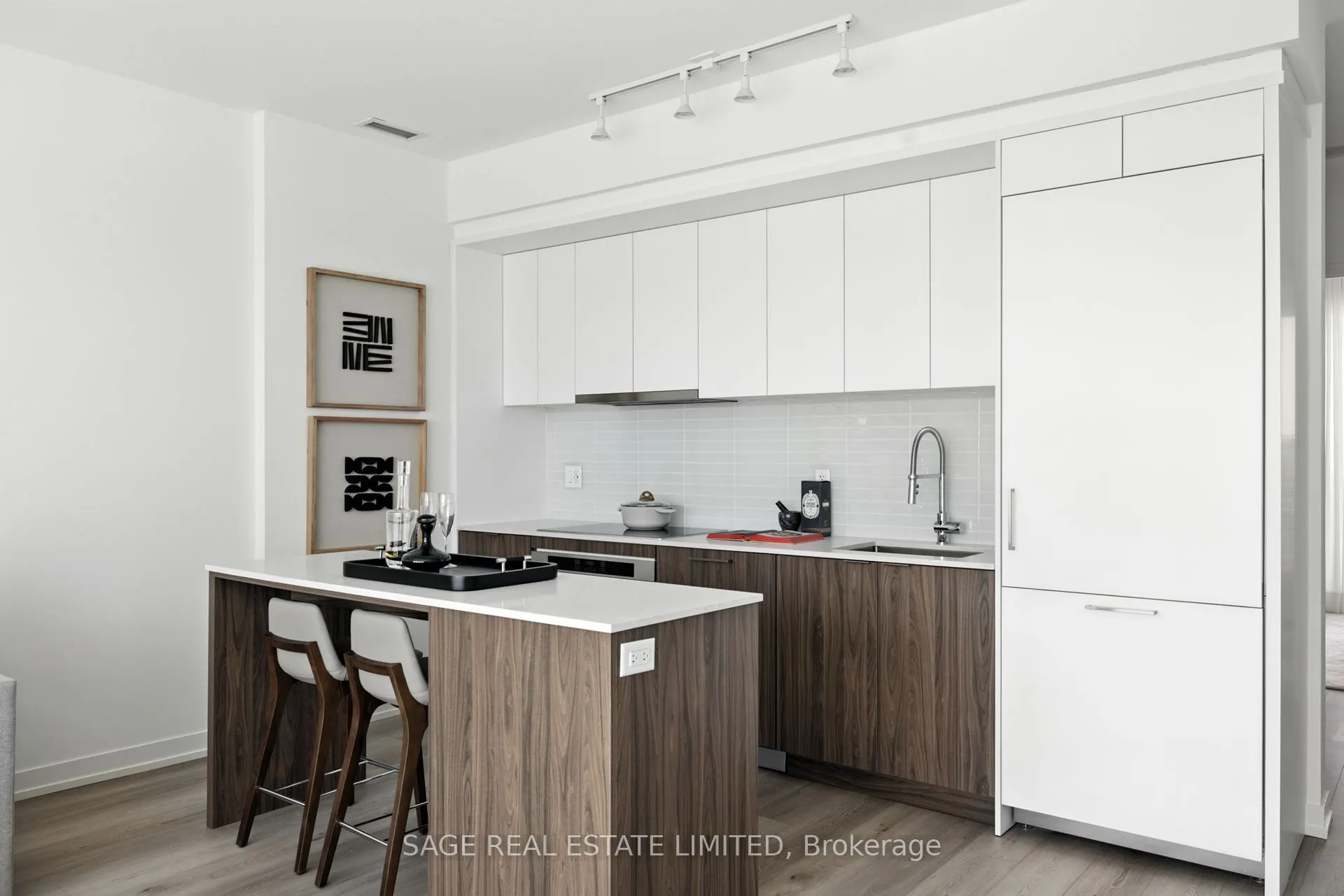 863 St Clair Avenue W, #808