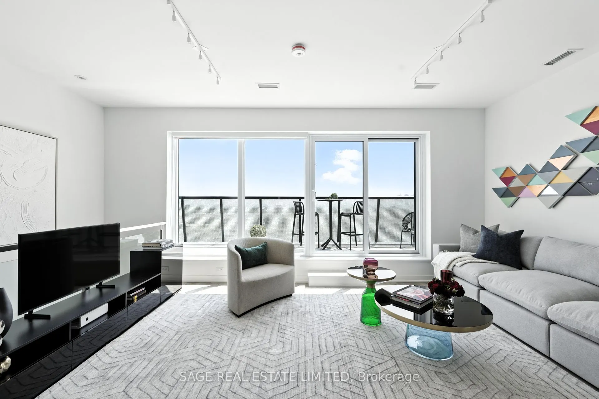 863 St Clair Avenue W, #808