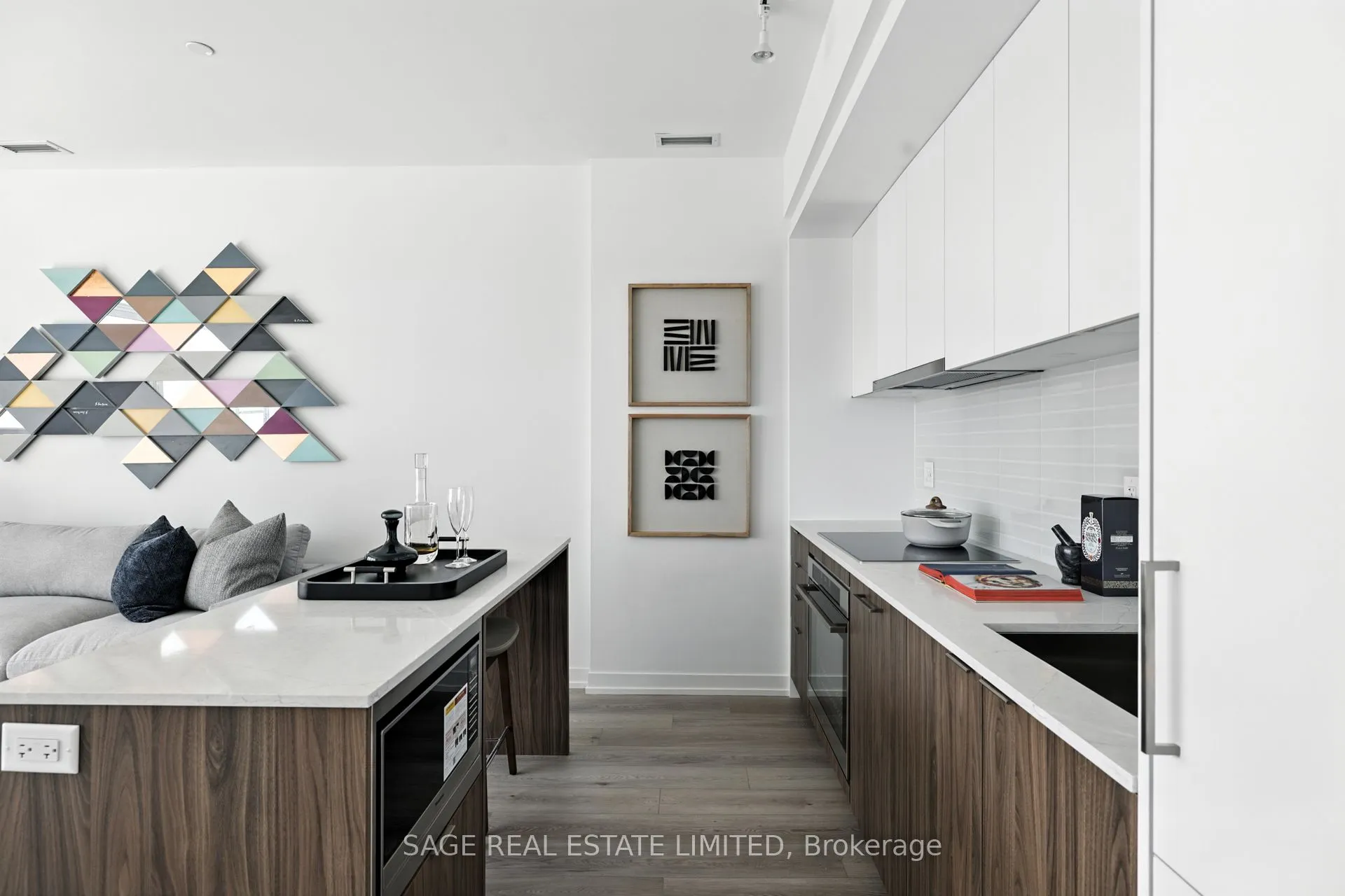 863 St Clair Avenue W, #808