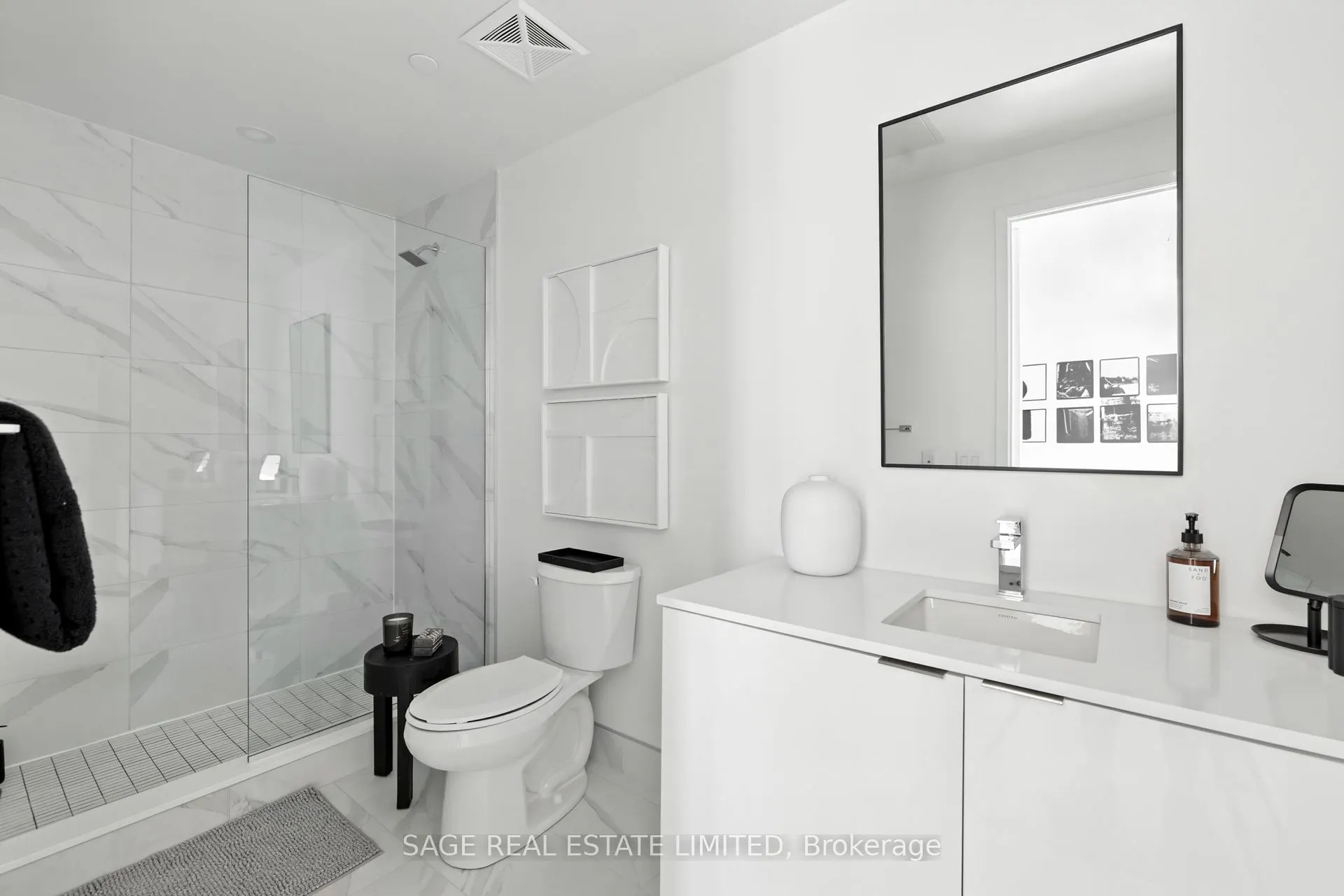 863 St Clair Avenue W, #808