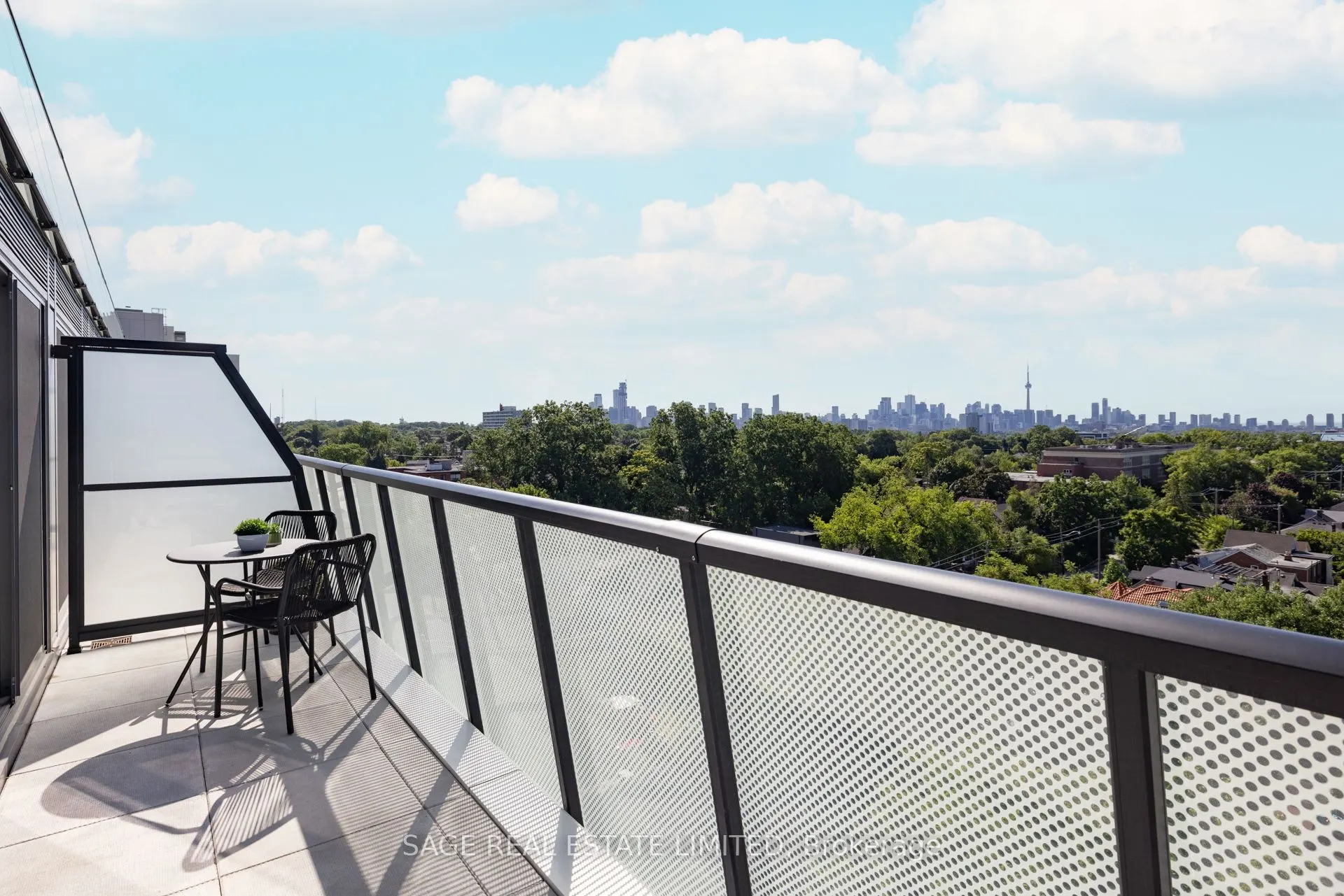 863 St Clair Avenue W, #808