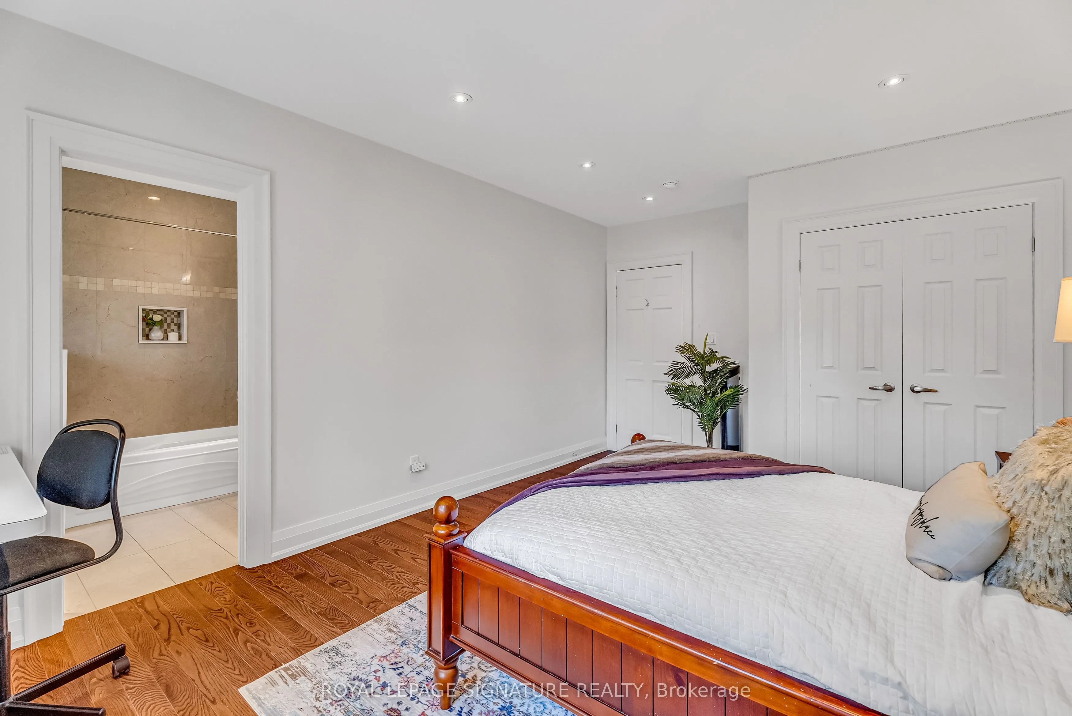 27 Caronport Crescent