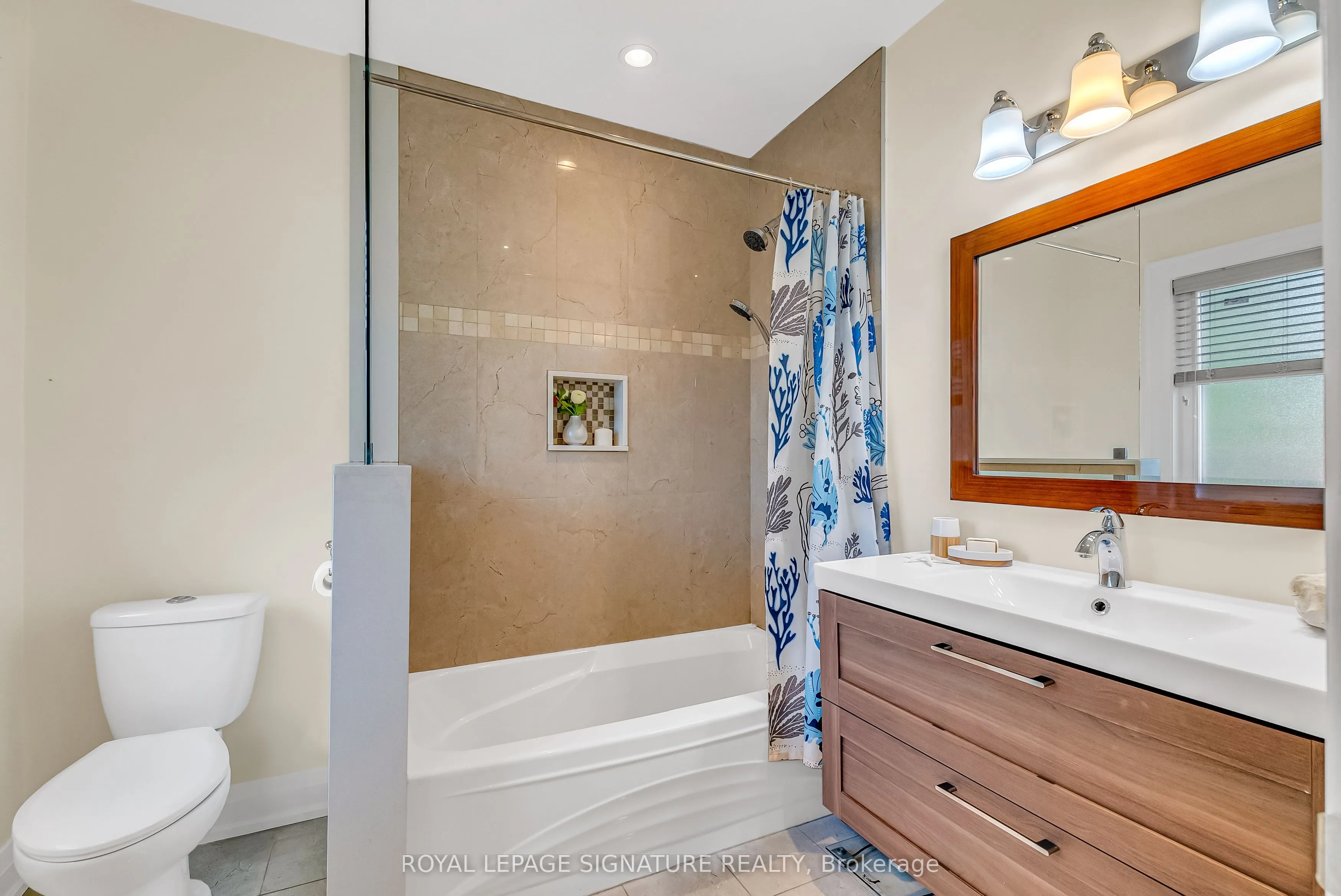 27 Caronport Crescent