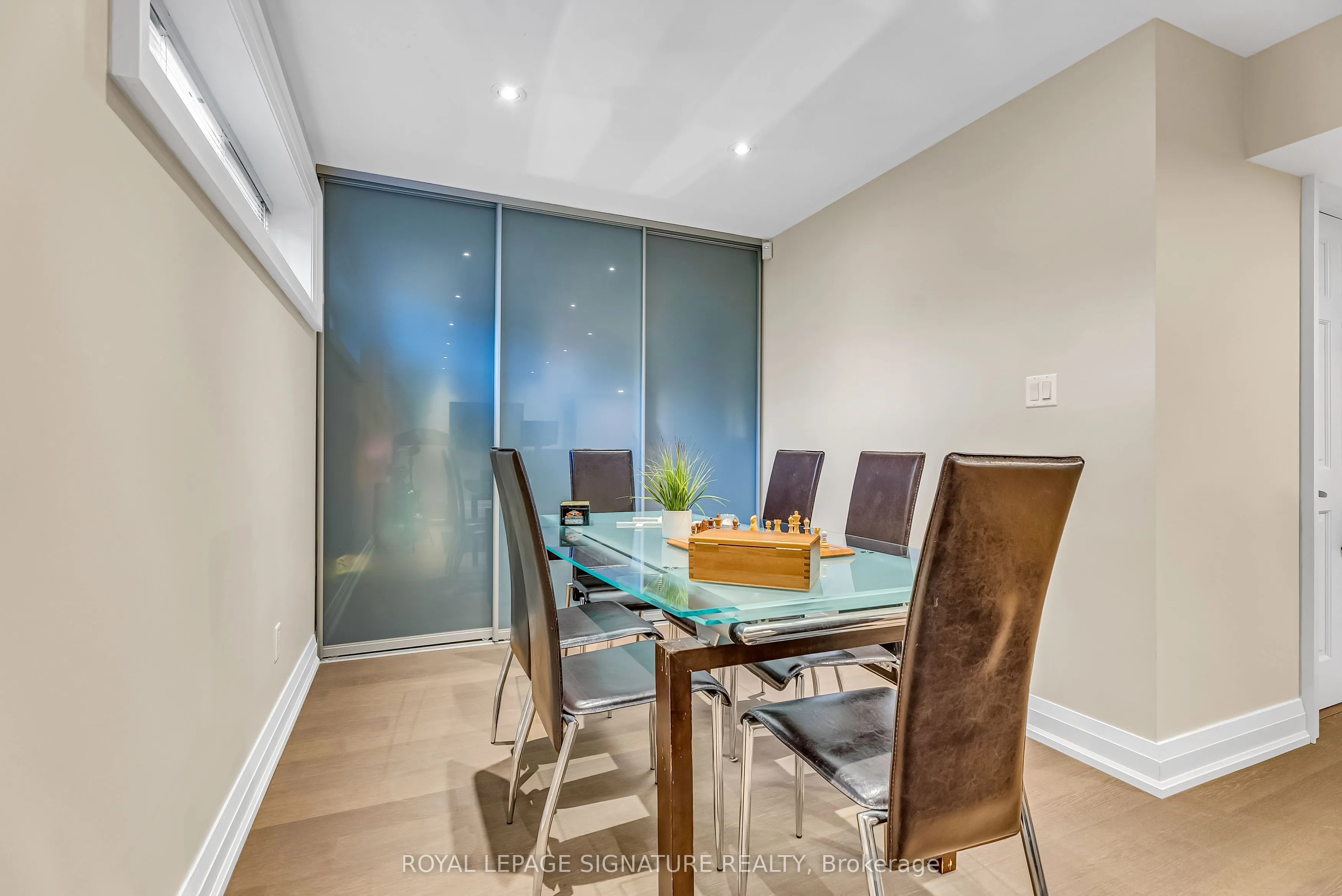 27 Caronport Crescent