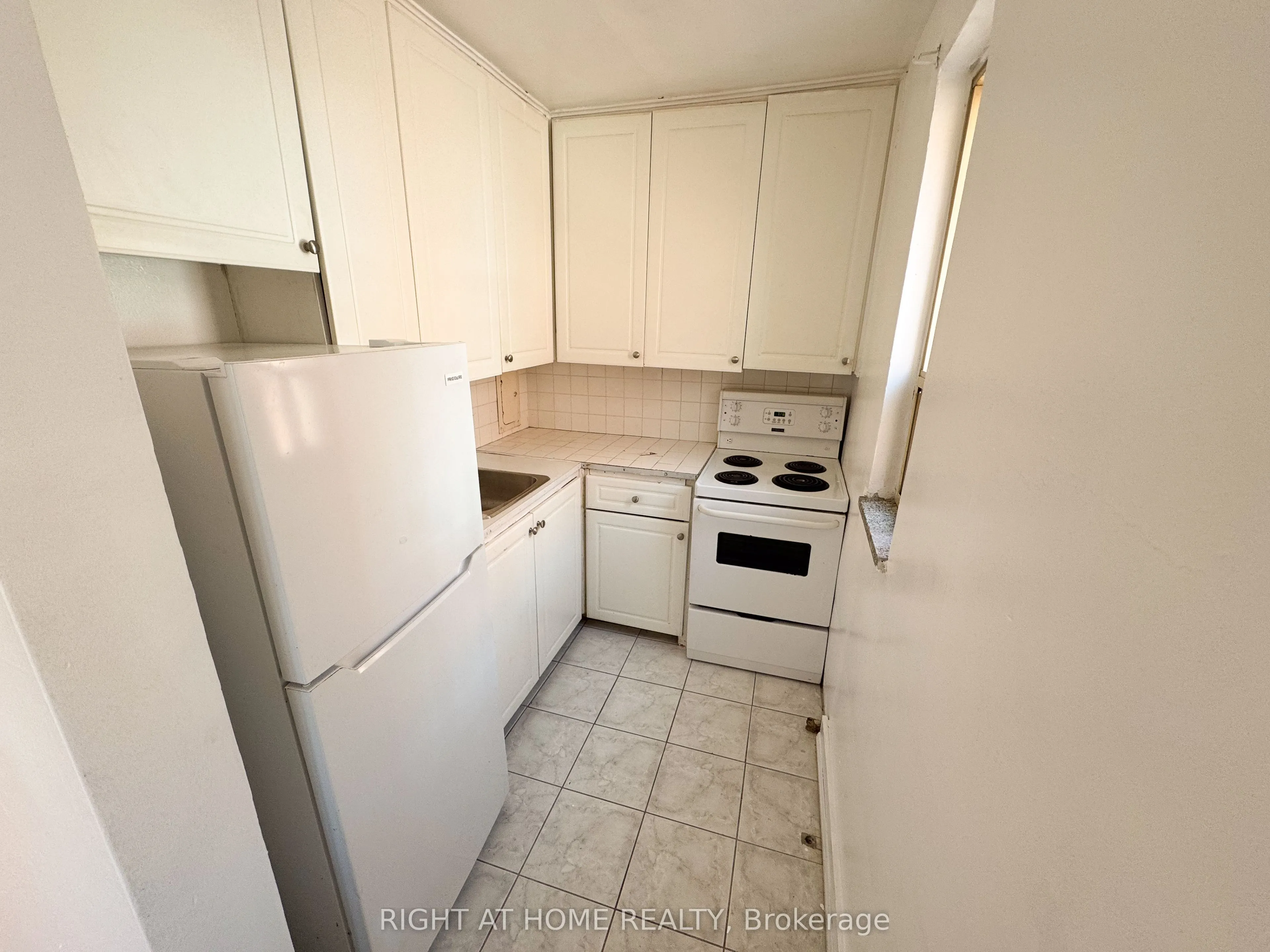 896 Eglinton Avenue E, #203