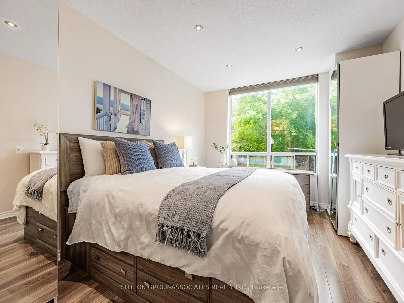 16 Dallimore Circle, #107