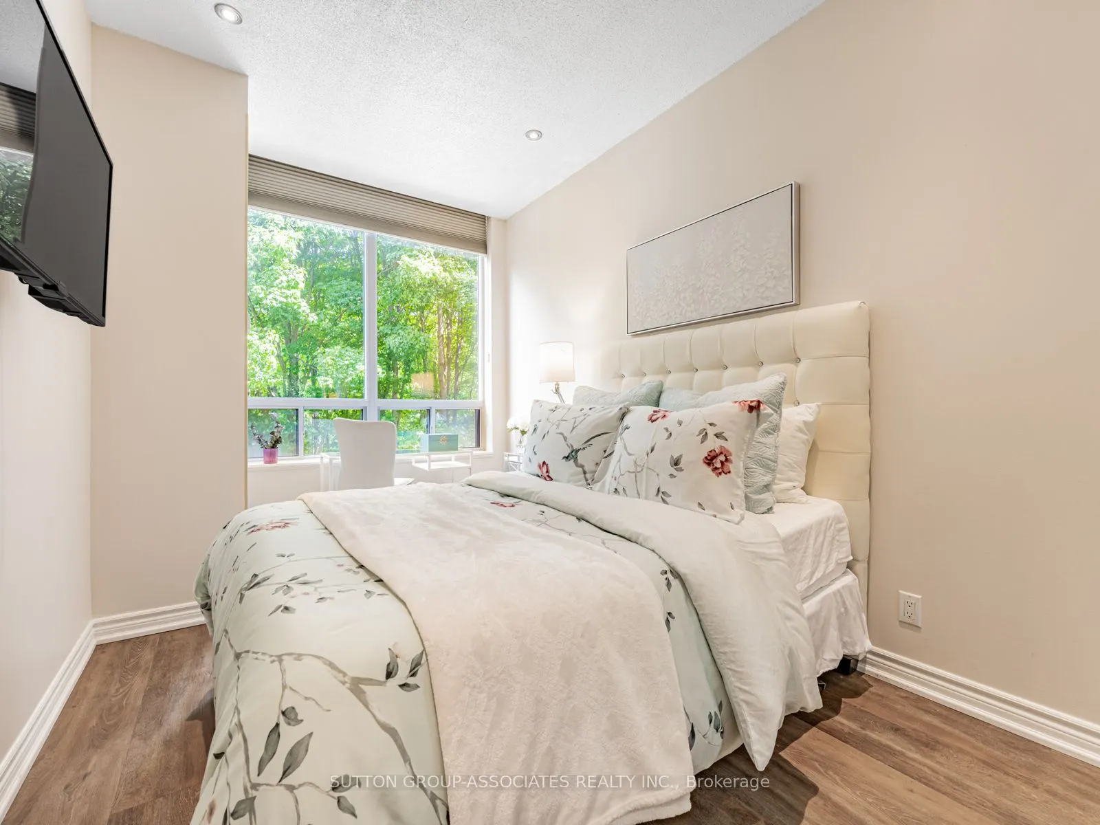 16 Dallimore Circle, #107