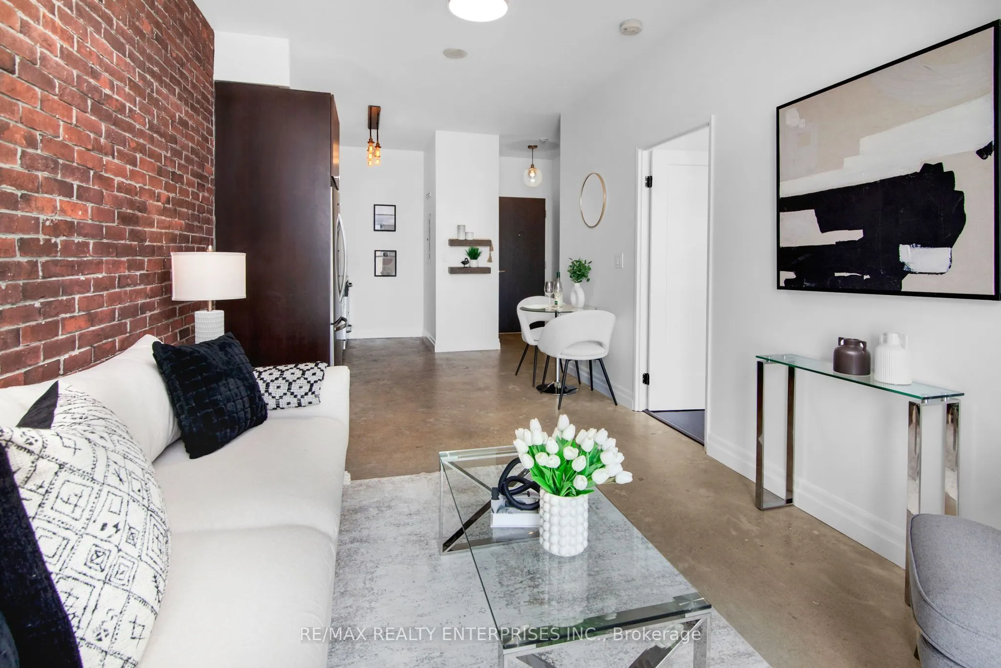 1005 King Street, #913