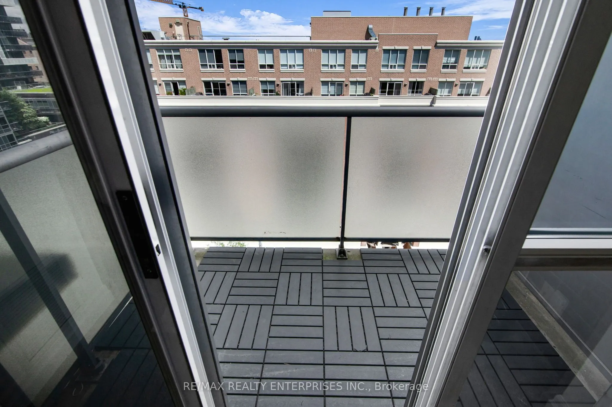 1005 King Street, #913