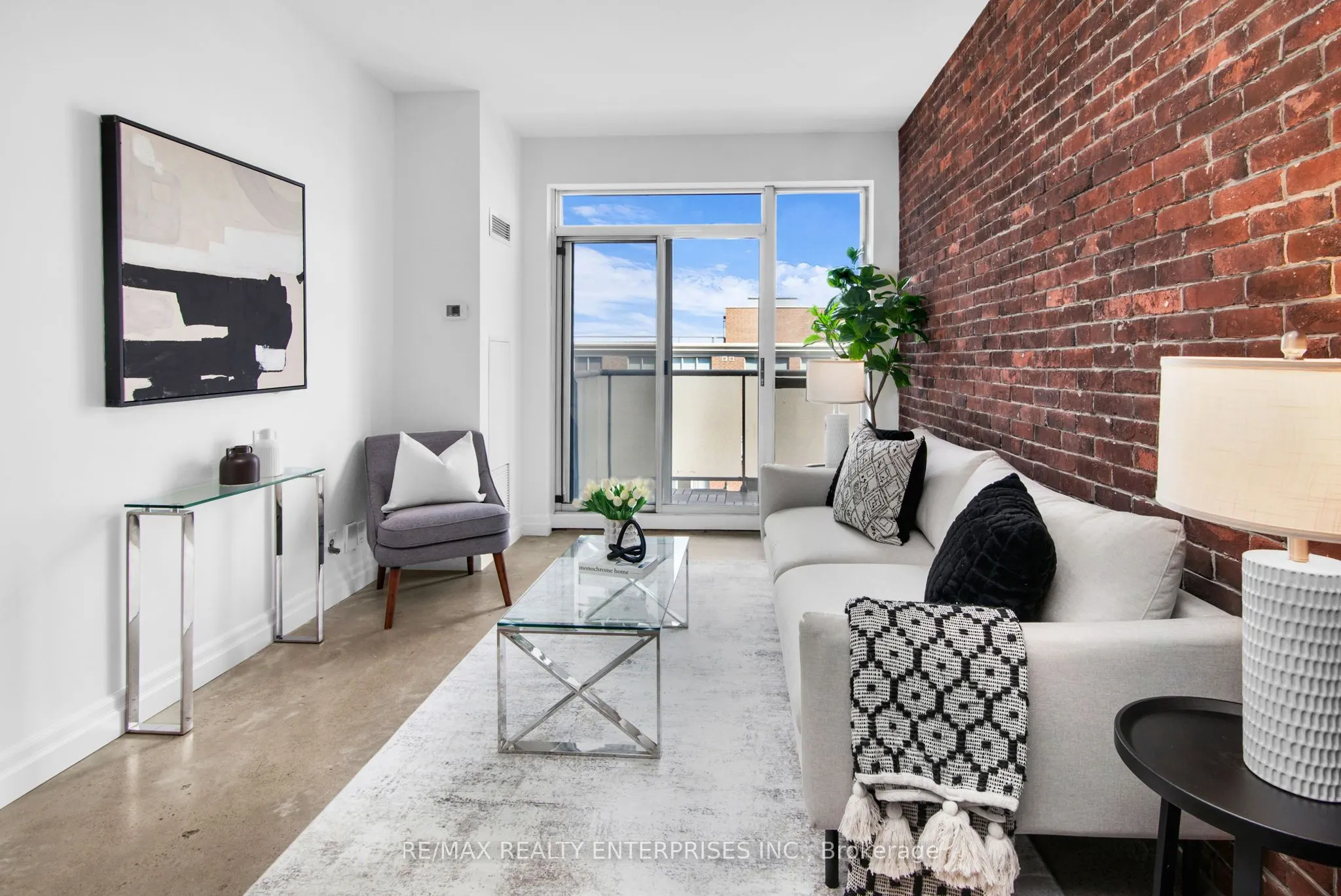 1005 King Street, #913