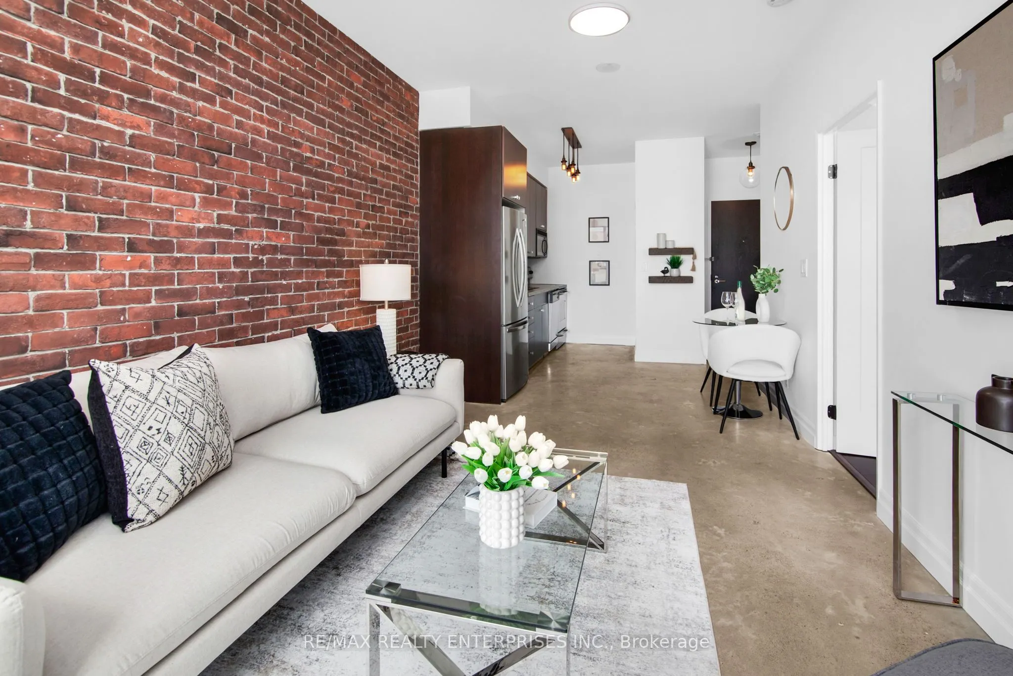 1005 King Street, #913