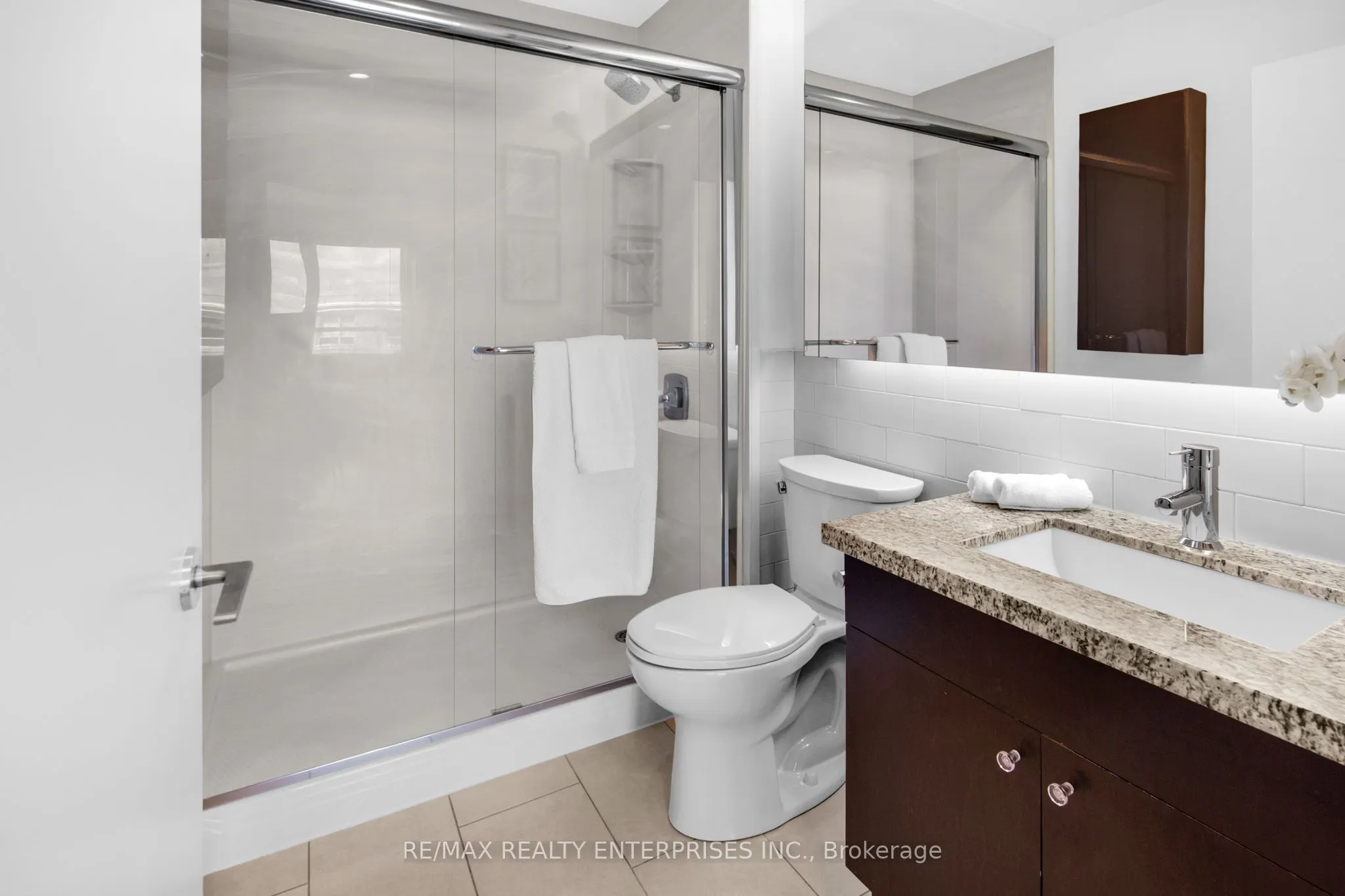 1005 King Street, #913