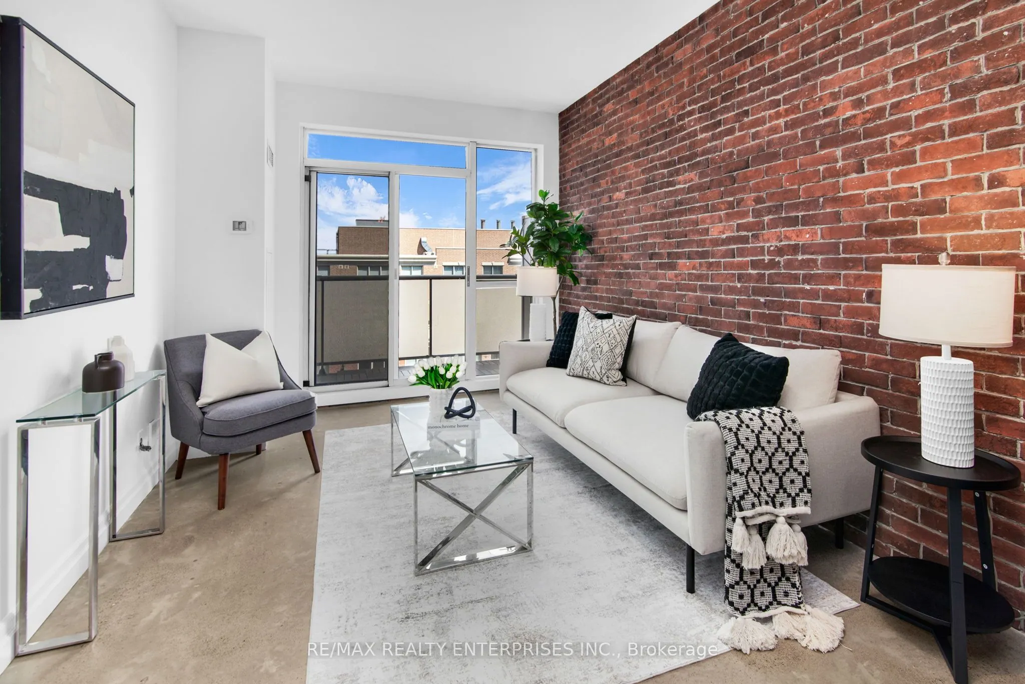 1005 King Street, #913