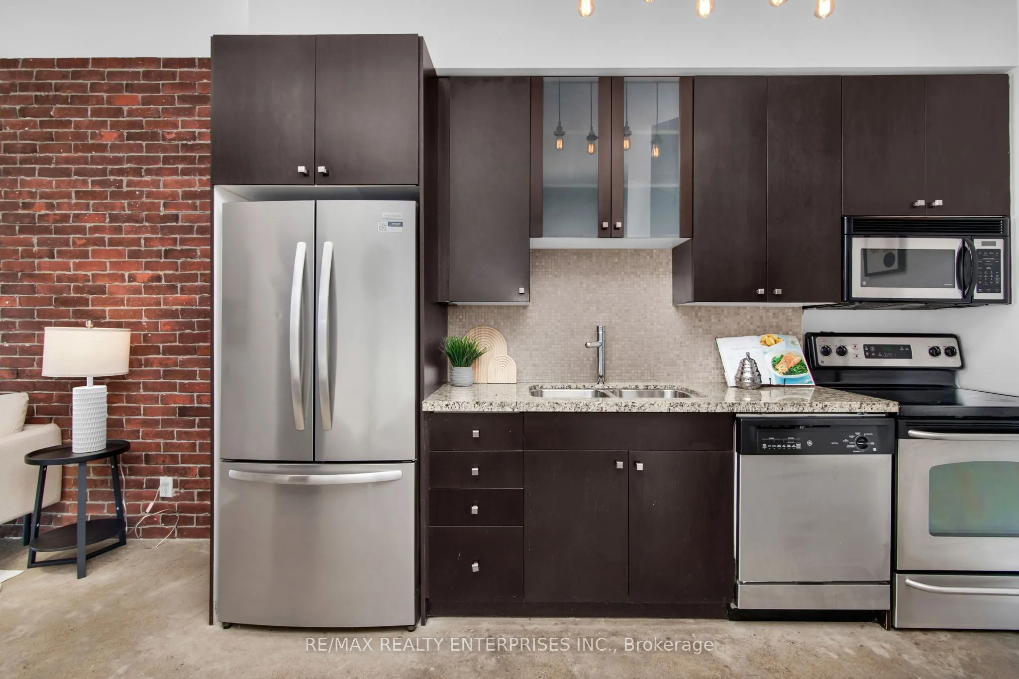 1005 King Street, #913