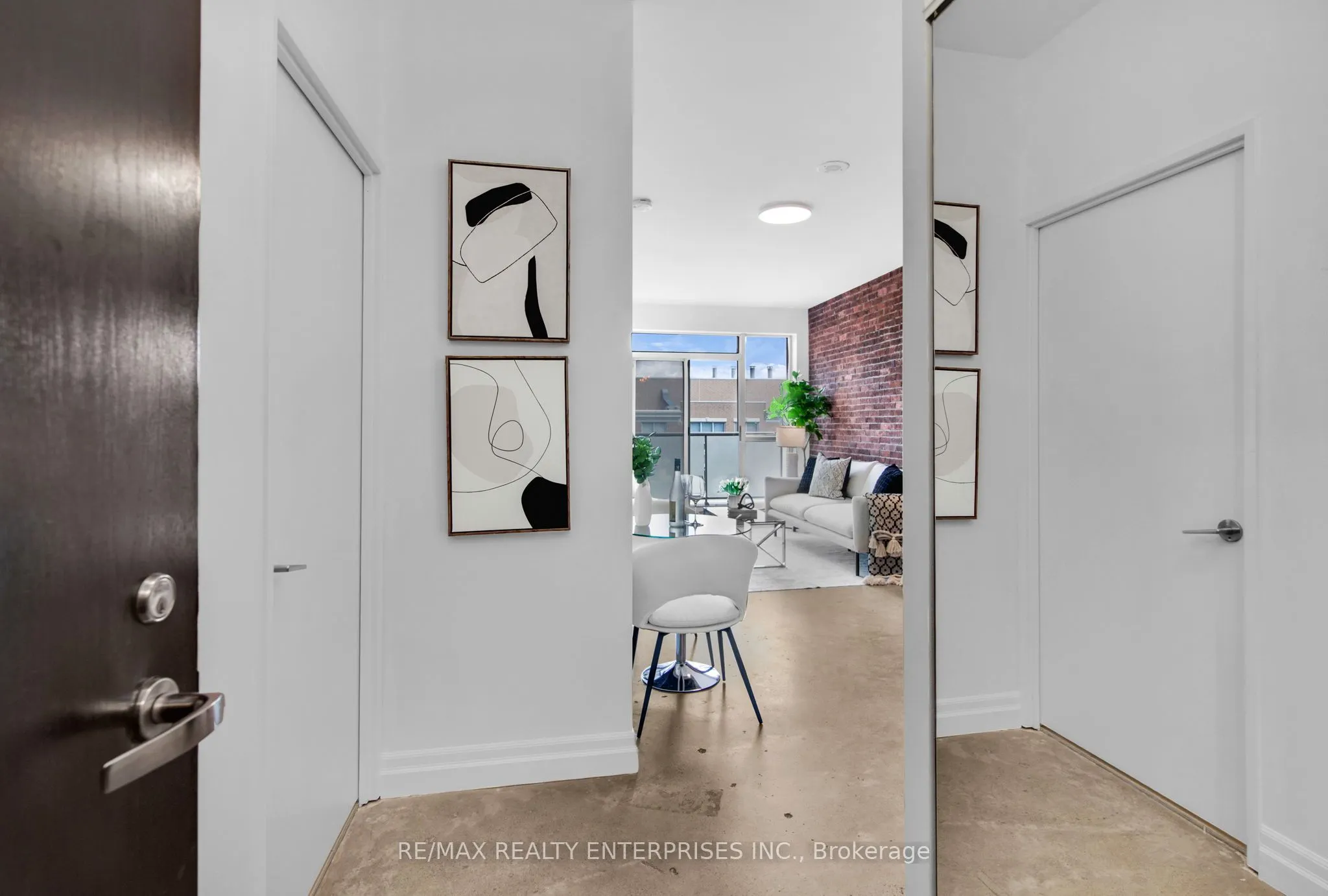 1005 King Street, #913