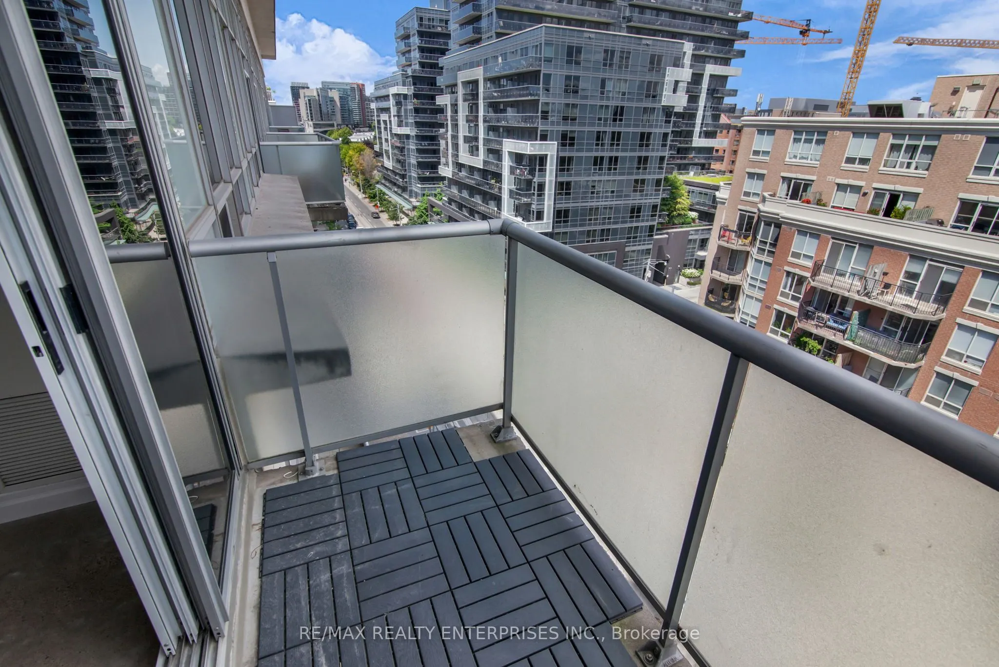 1005 King Street, #913