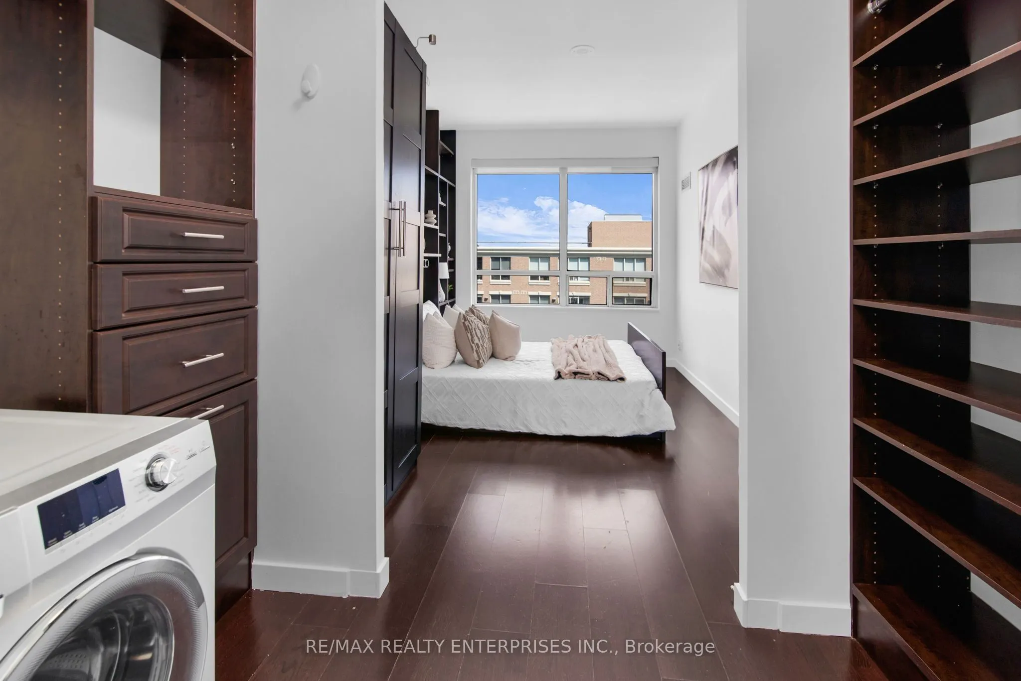1005 King Street, #913