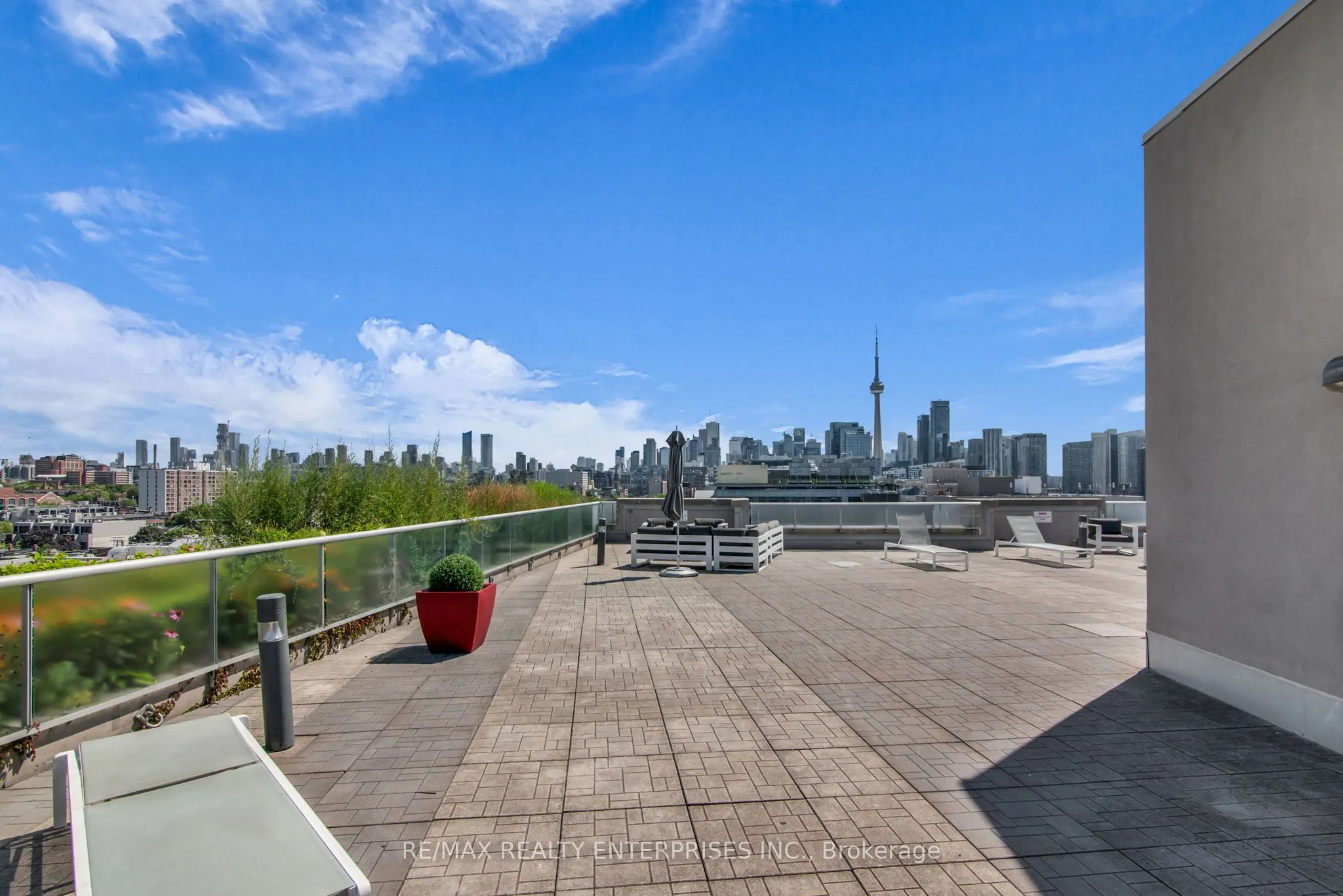 1005 King Street, #913