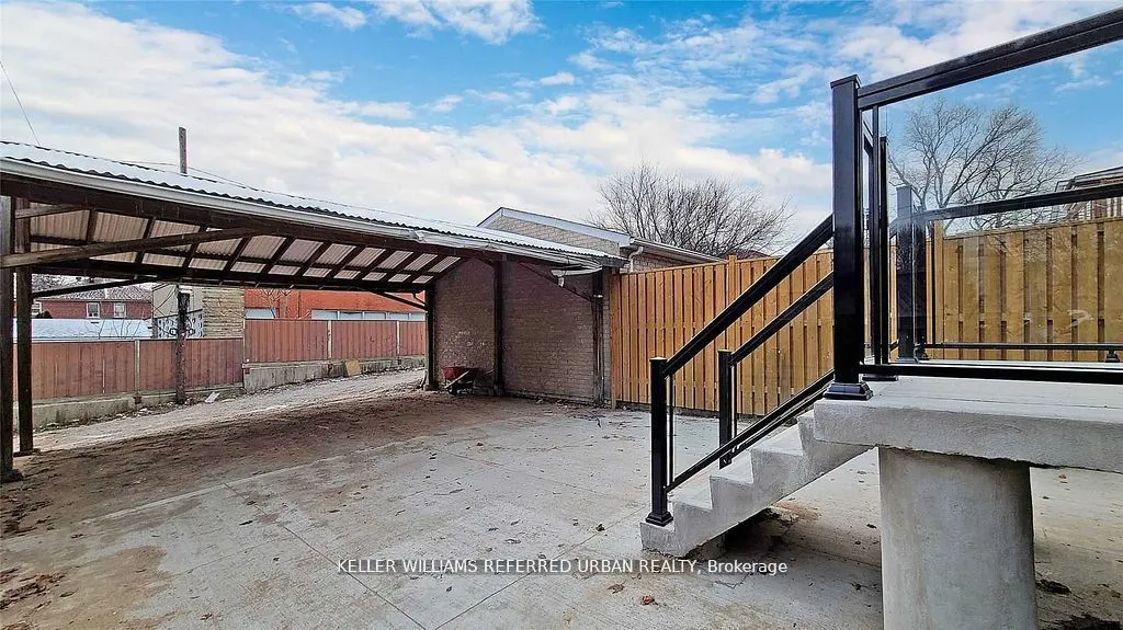 783 Dufferin Street, #1