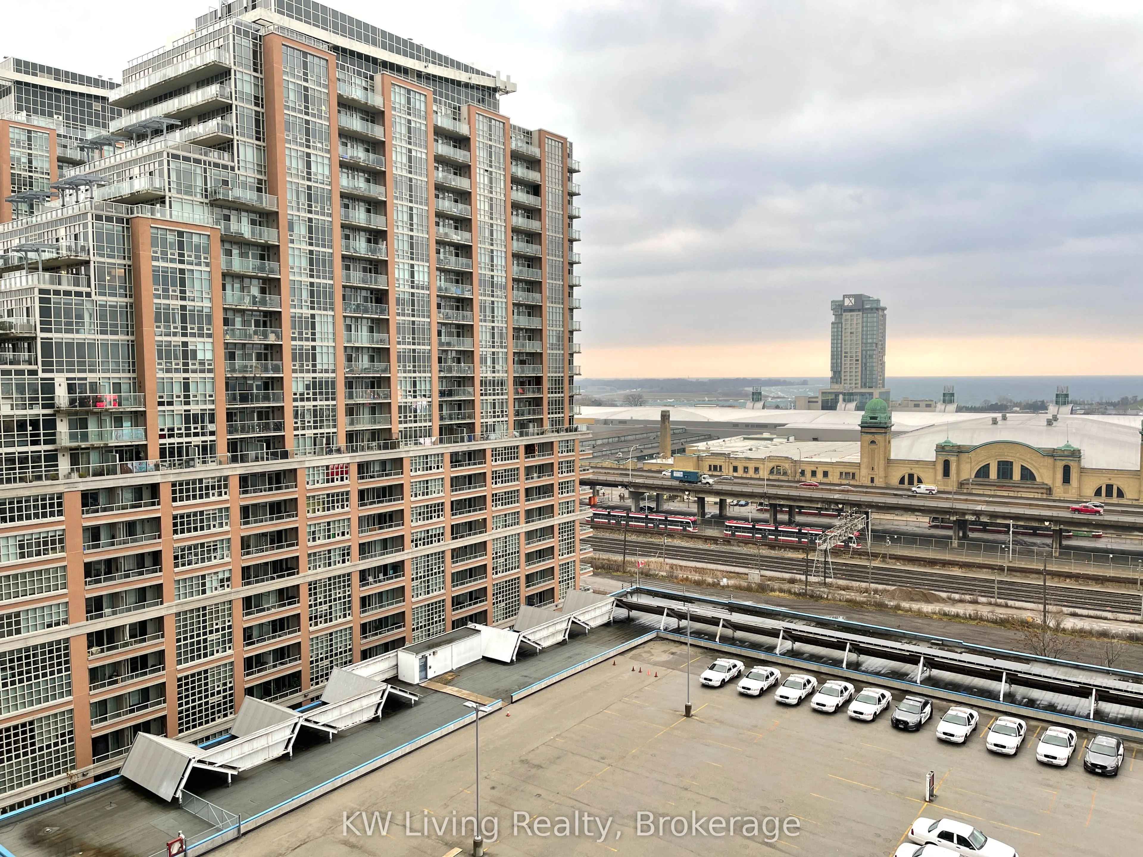 135 East Liberty Street, #902