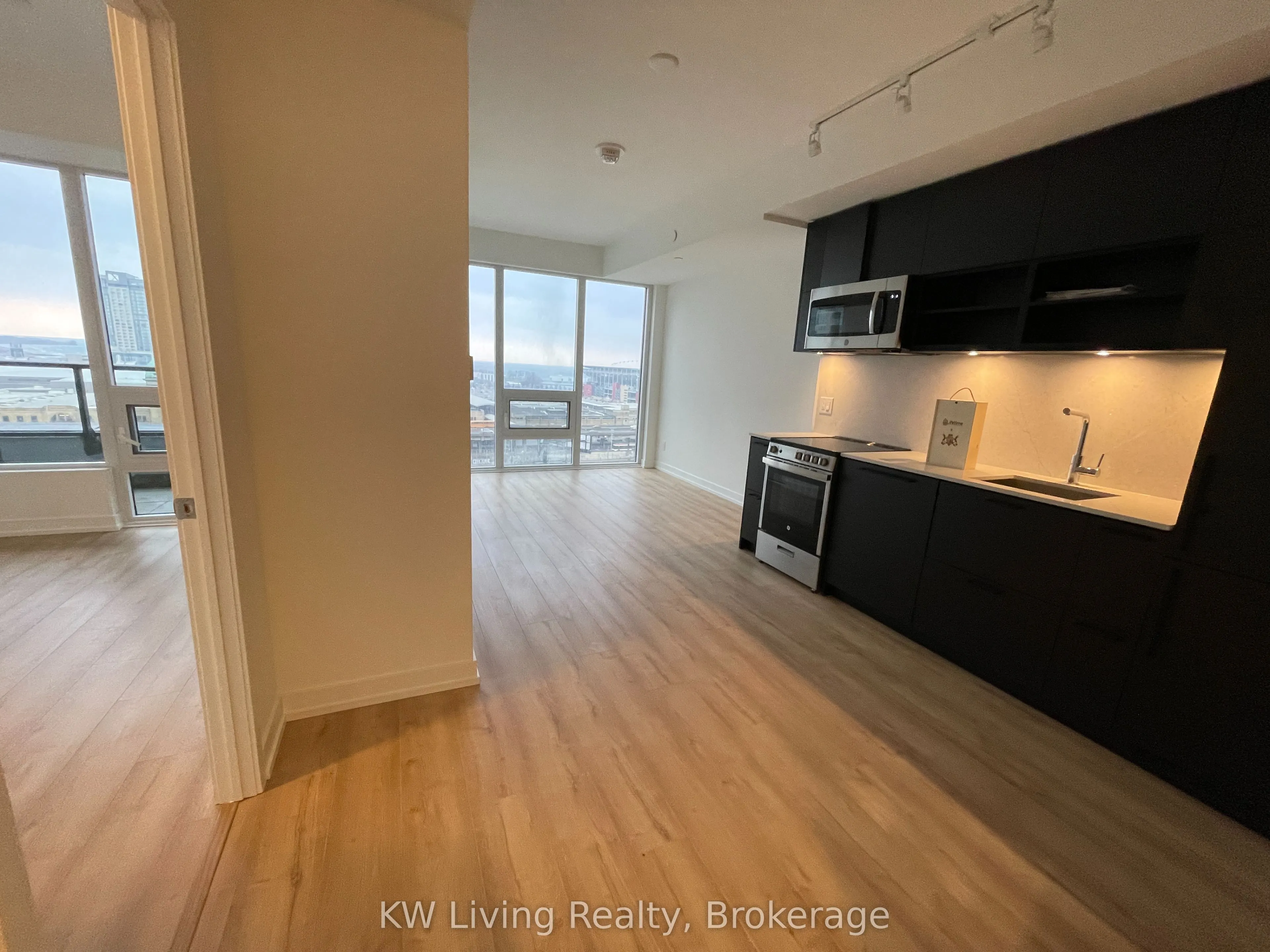 135 East Liberty Street, #902