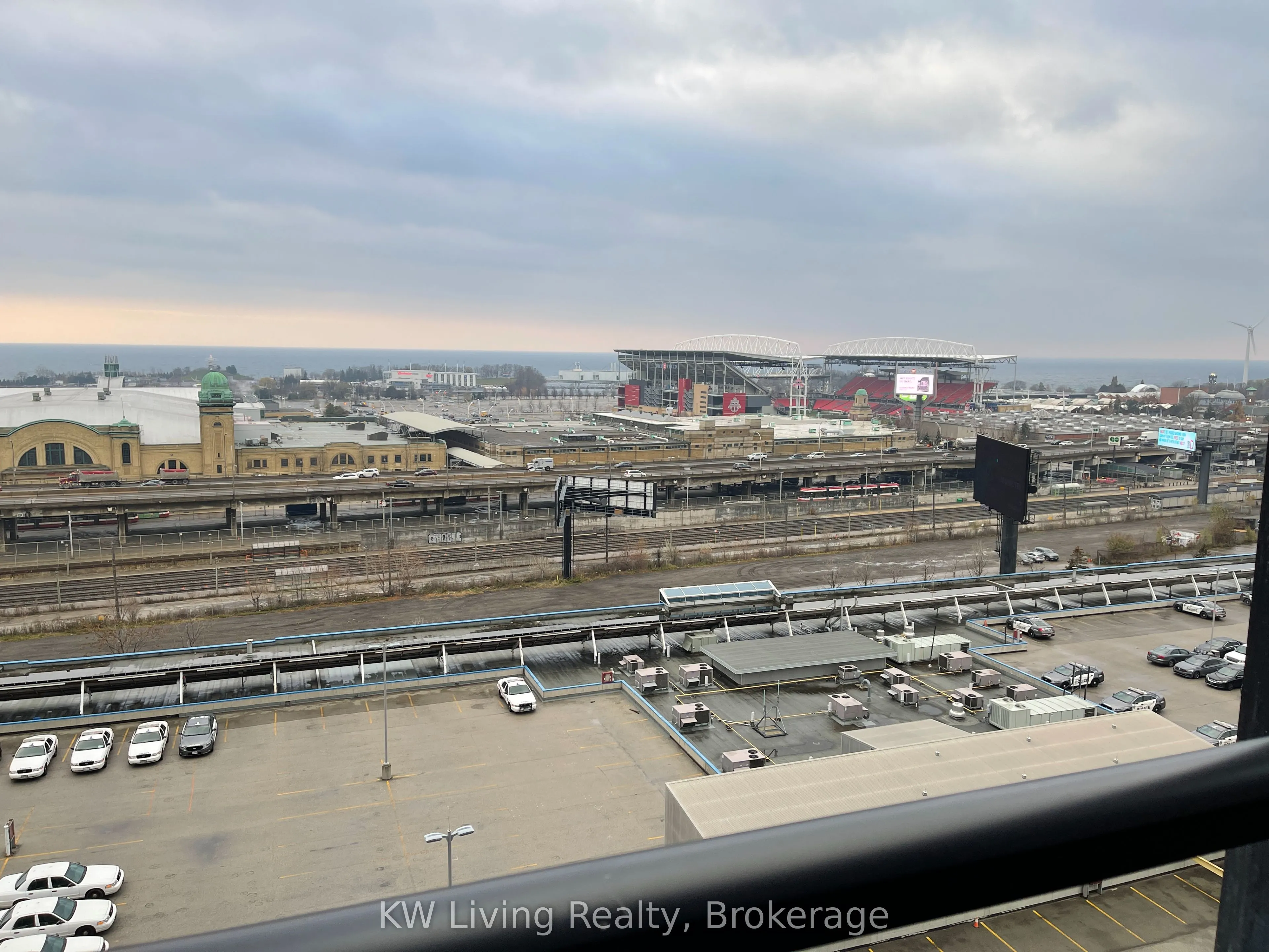 135 East Liberty Street, #902