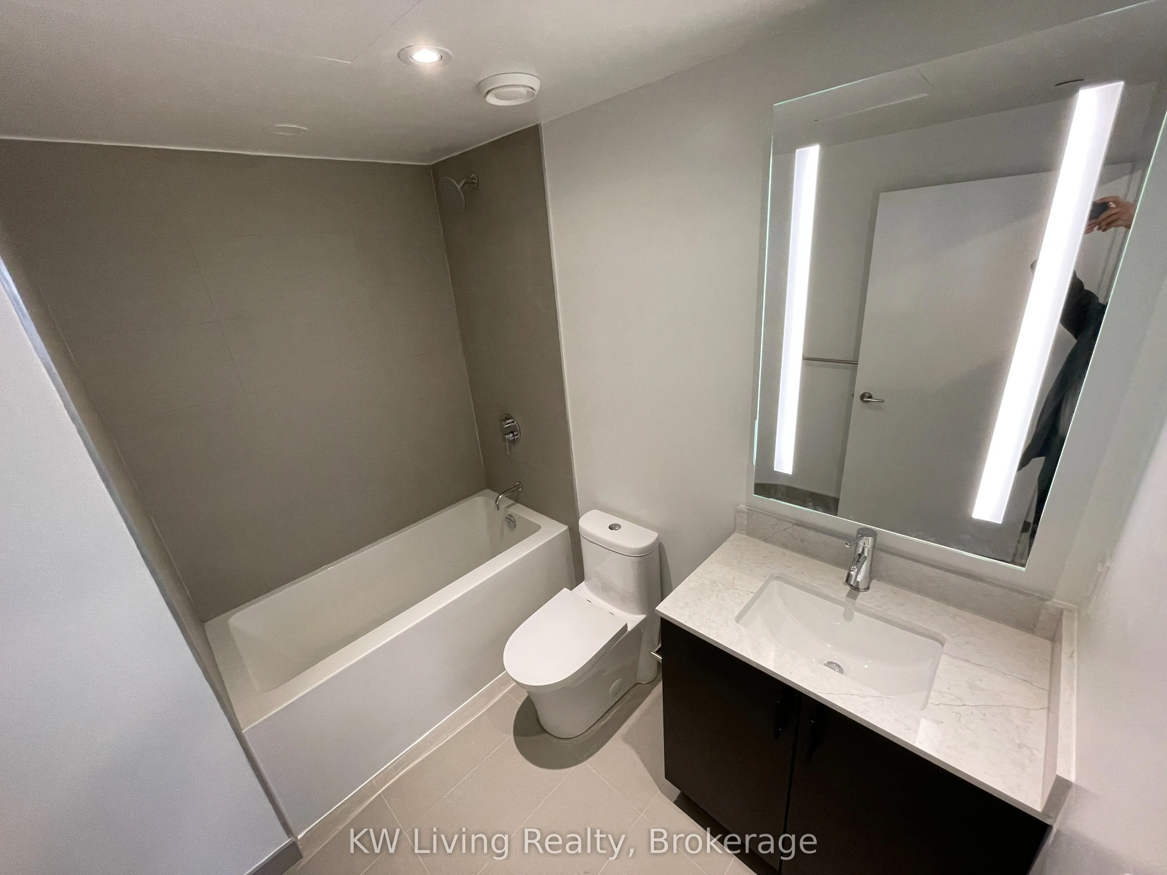 135 East Liberty Street, #902