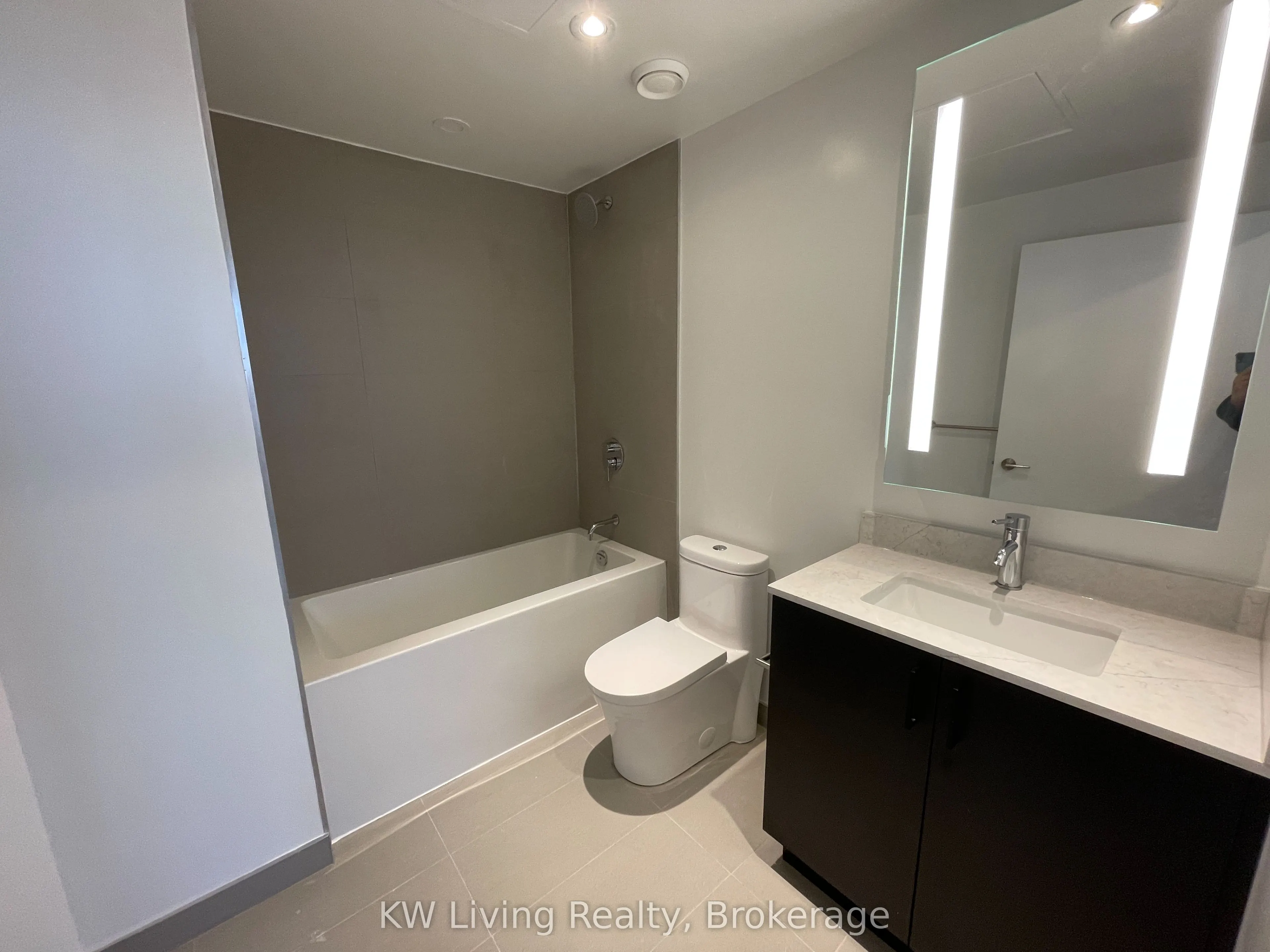 135 East Liberty Street, #902