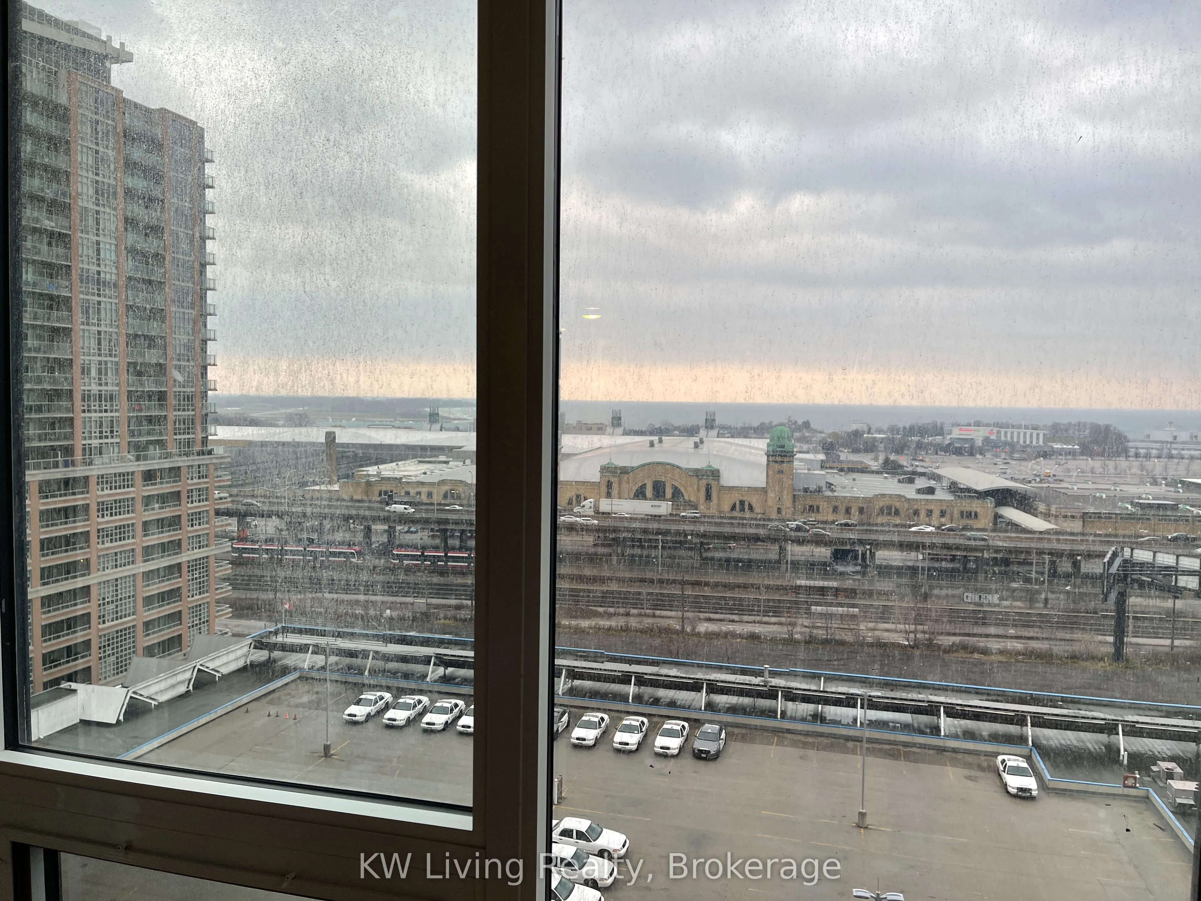 135 East Liberty Street, #902