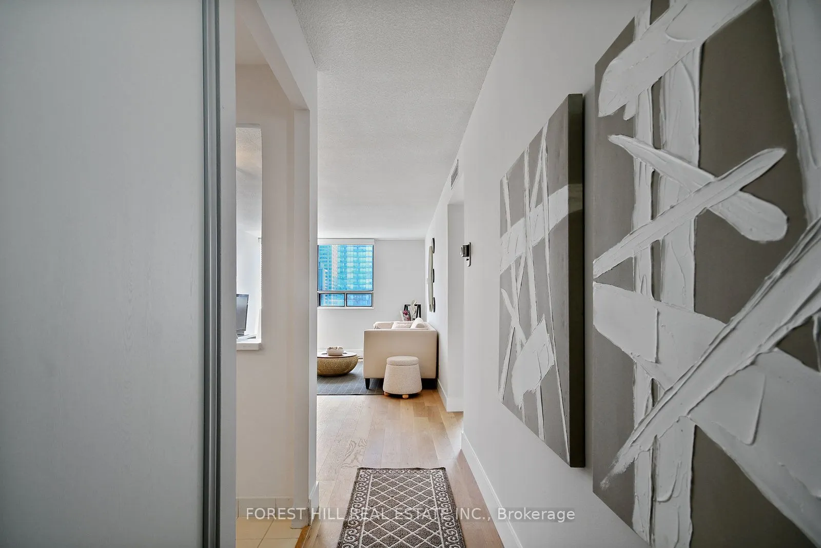 914 Yonge Street, #1604