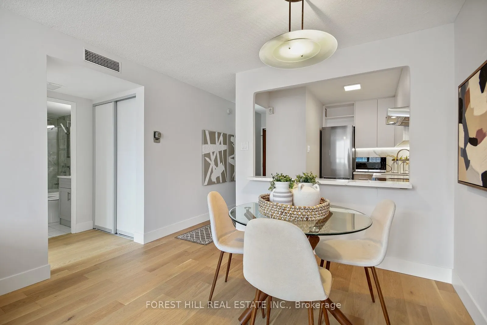 914 Yonge Street, #1604