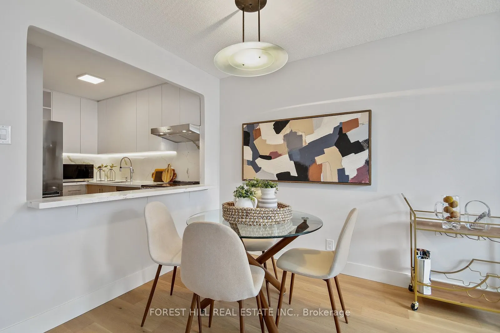 914 Yonge Street, #1604