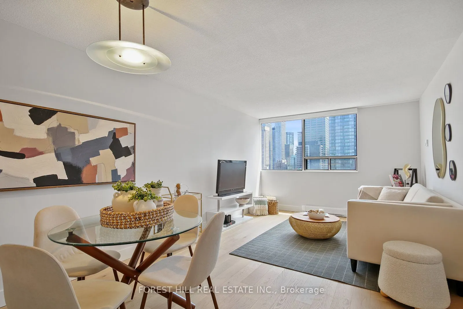 914 Yonge Street, #1604