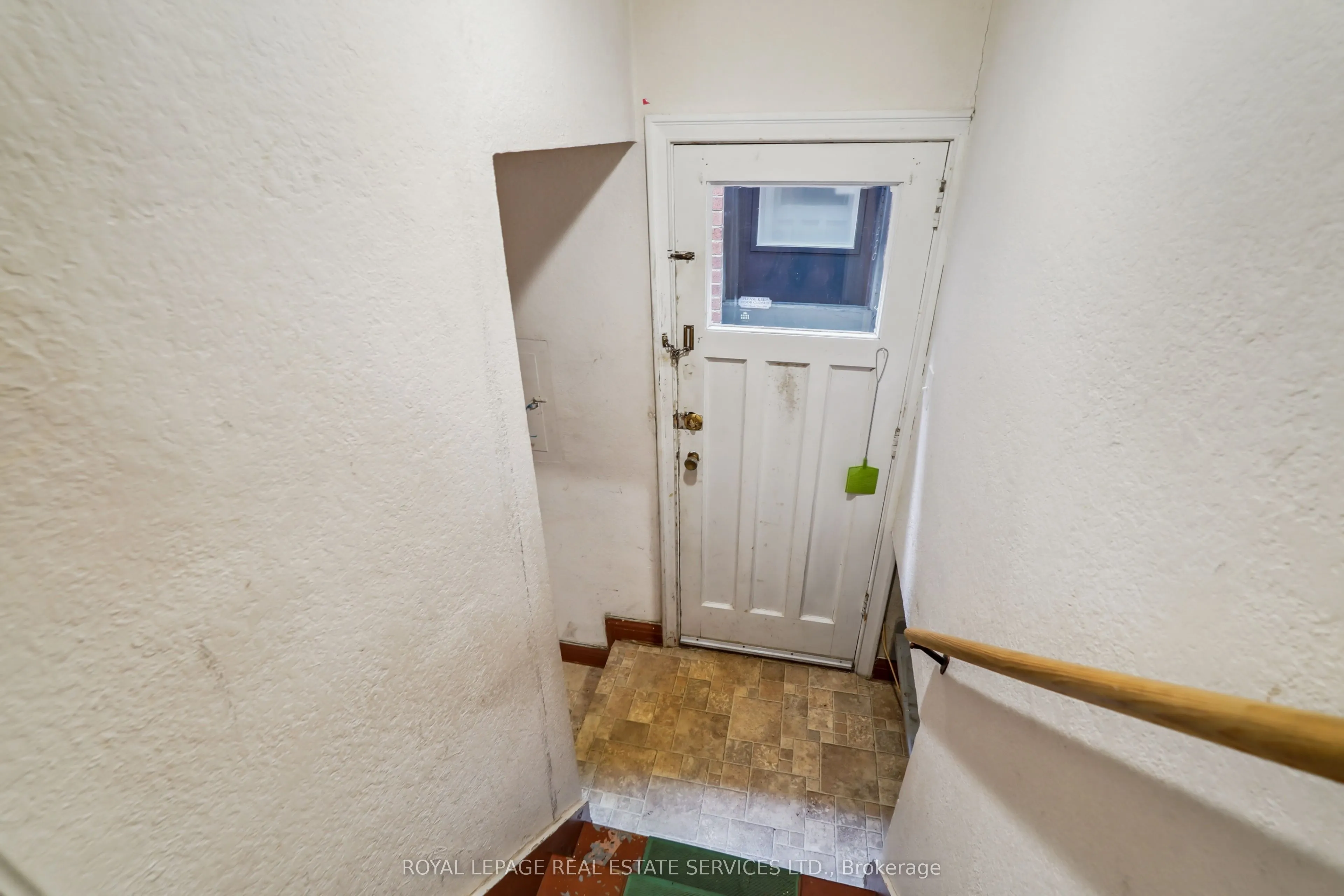 326 Lawrence Avenue W