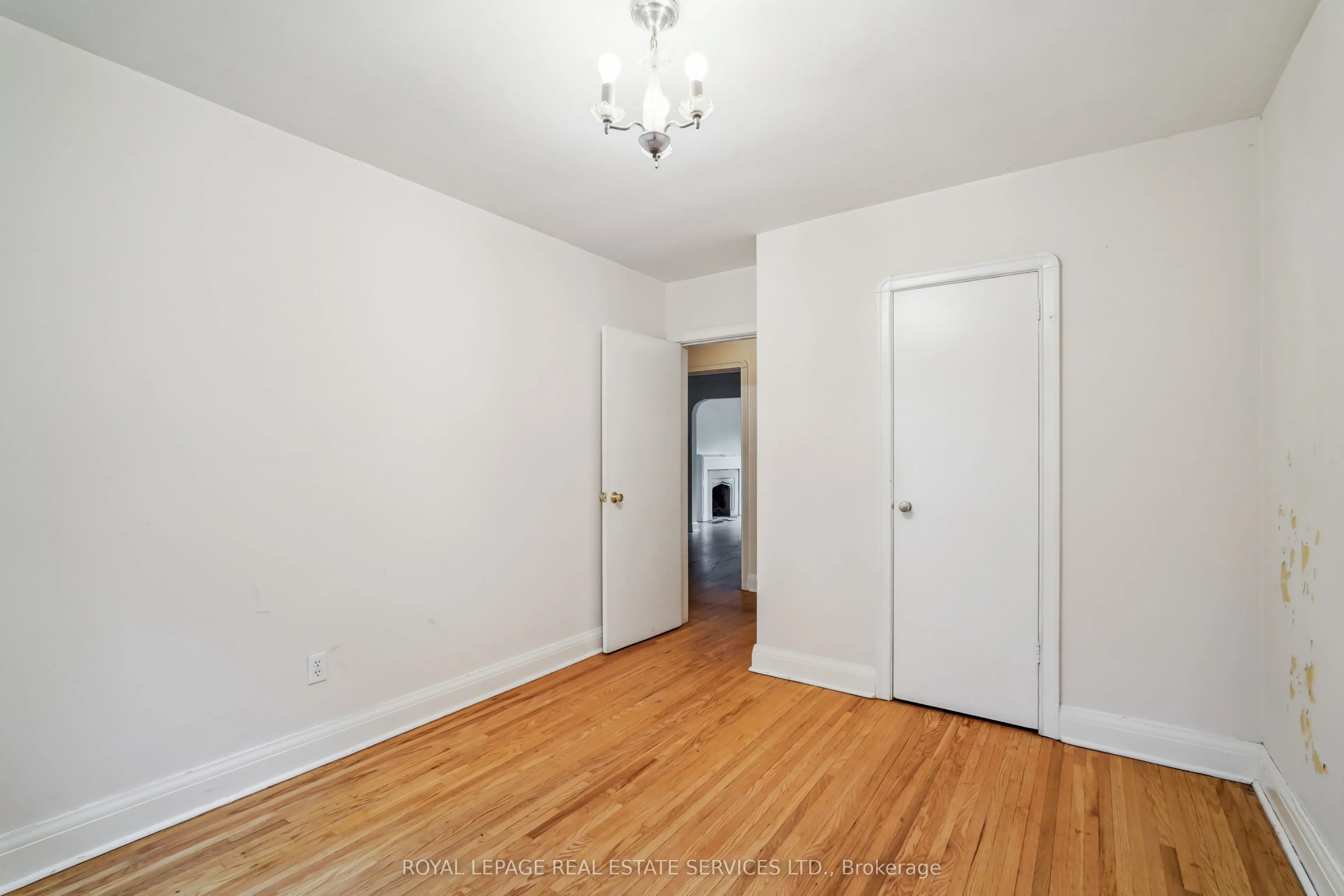 326 Lawrence Avenue W