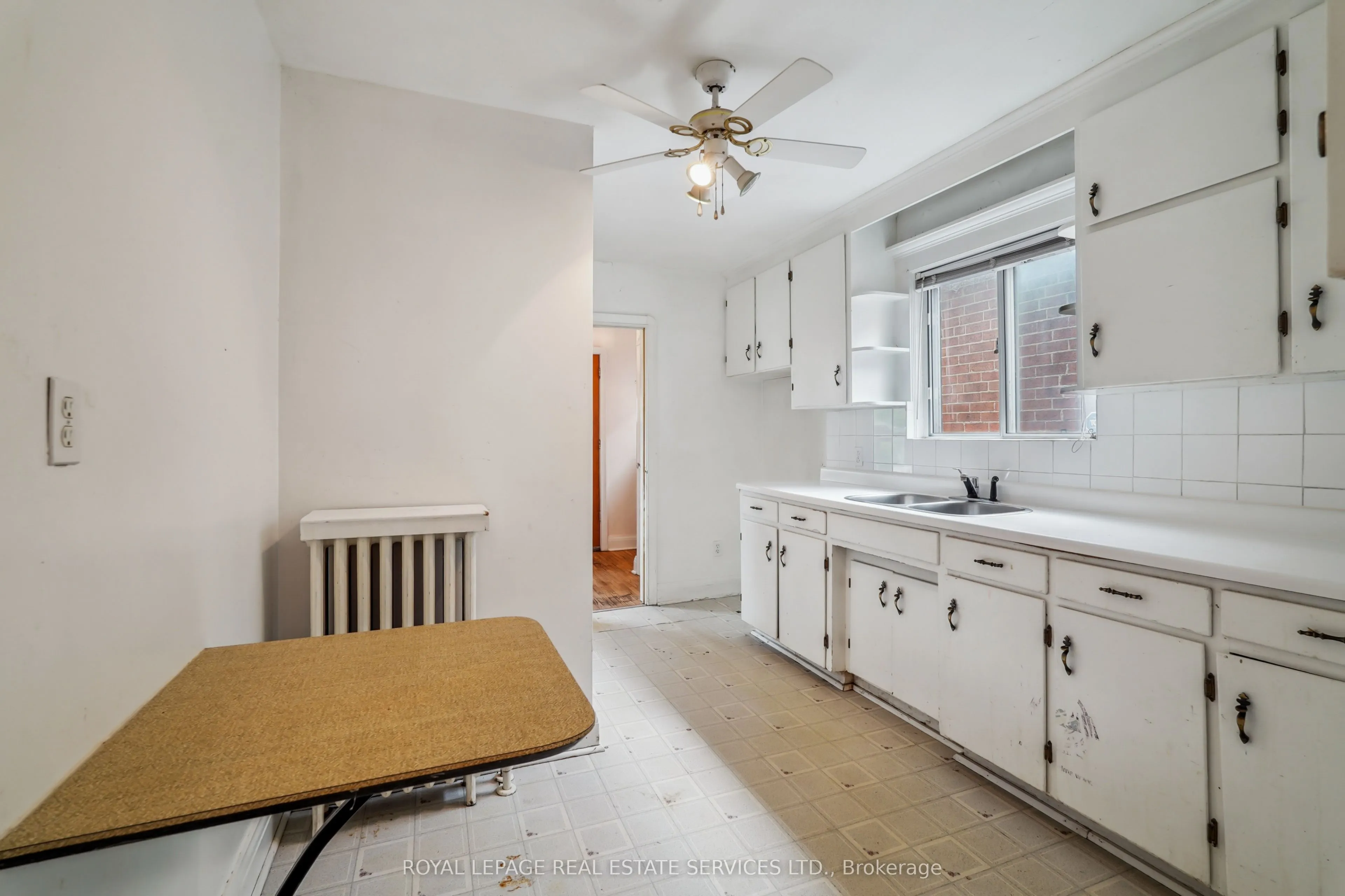 326 Lawrence Avenue W