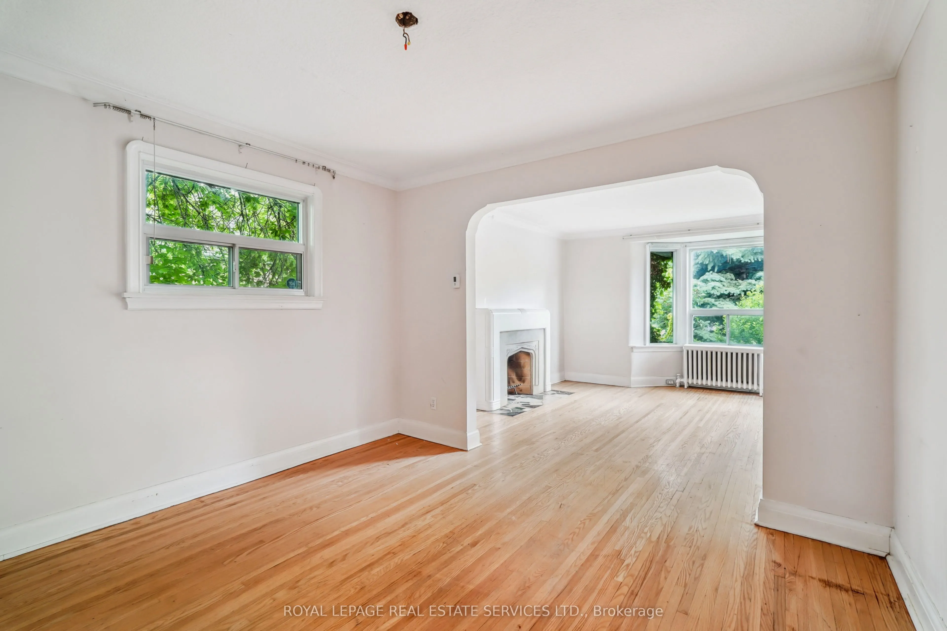 326 Lawrence Avenue W