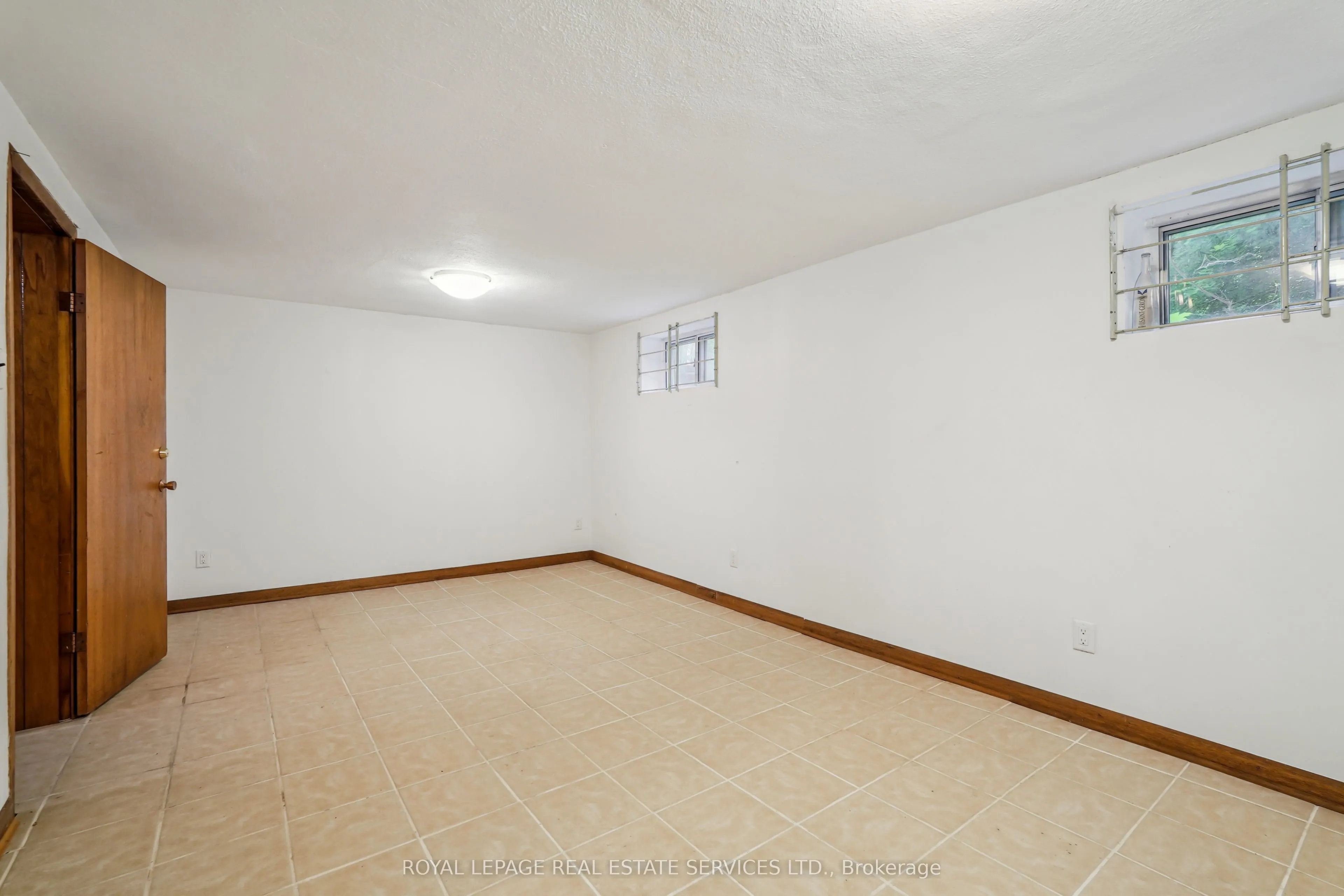 326 Lawrence Avenue W