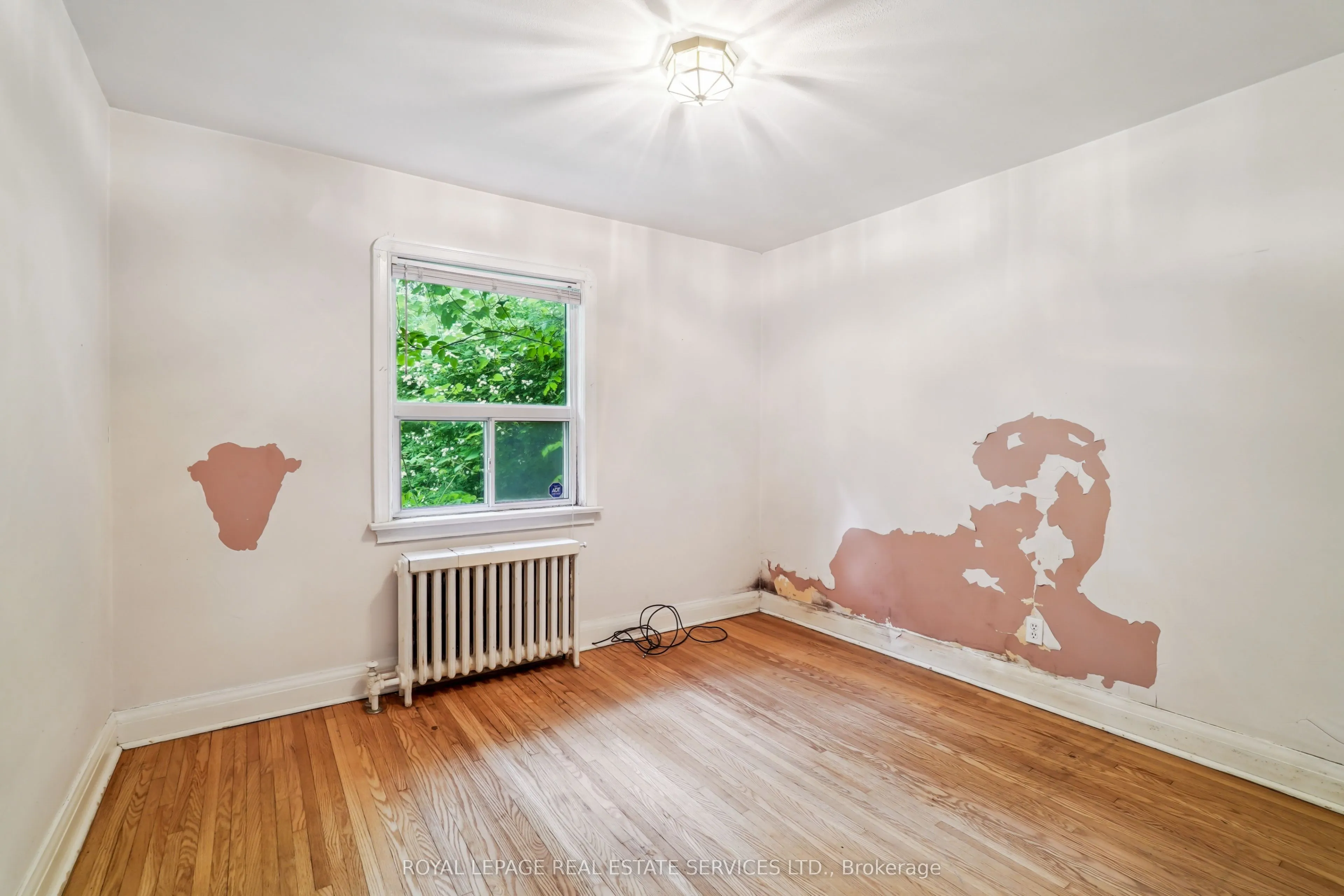 326 Lawrence Avenue W