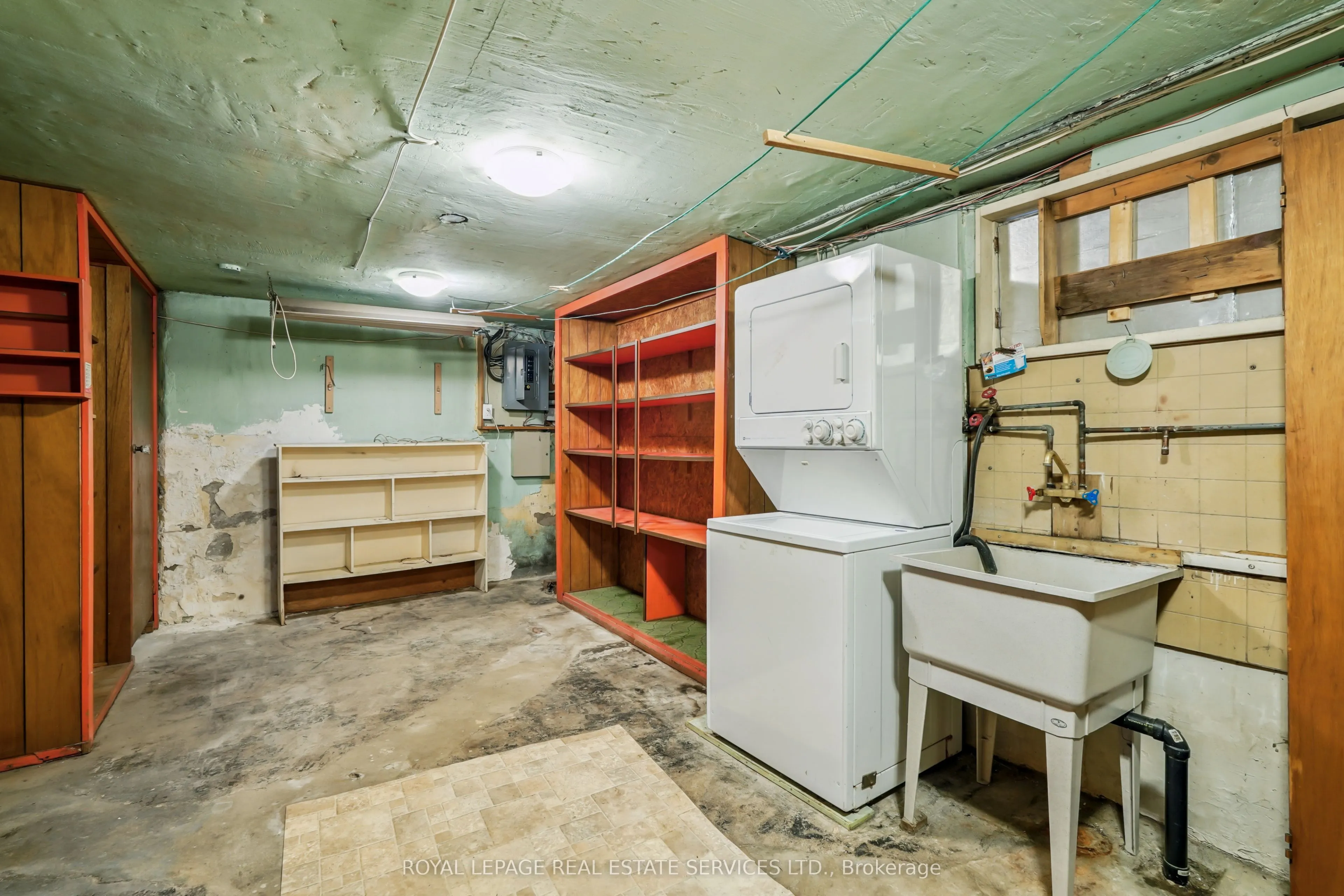 326 Lawrence Avenue W