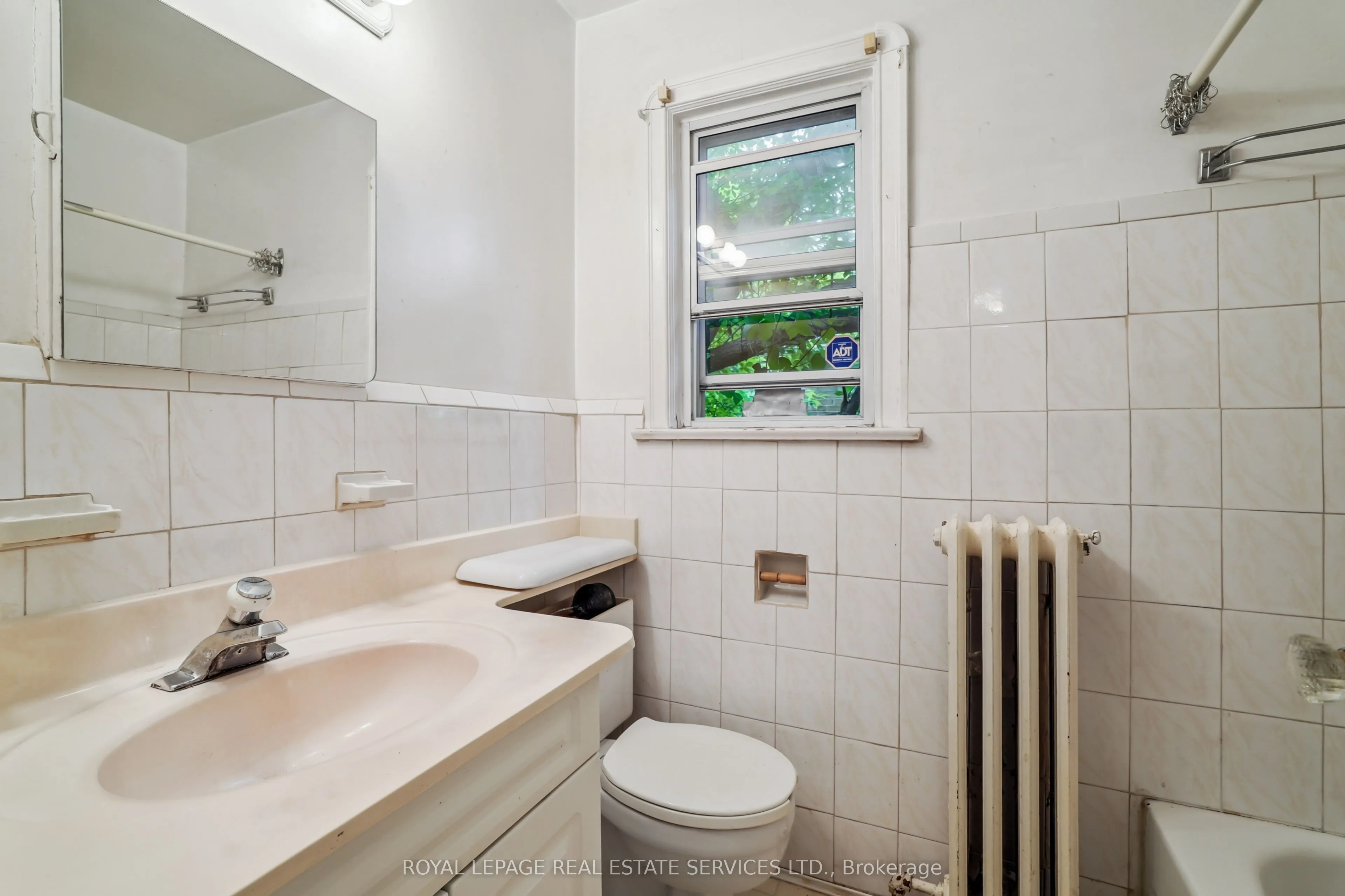 326 Lawrence Avenue W