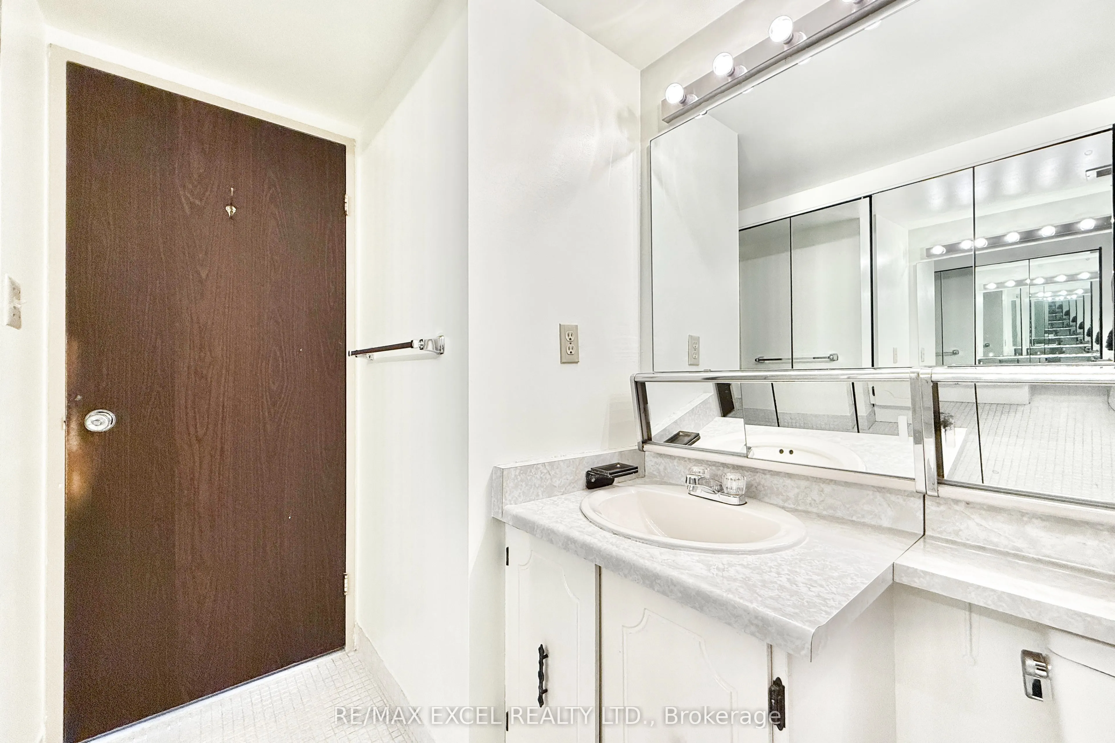 1201 Steeles Avenue W, #501