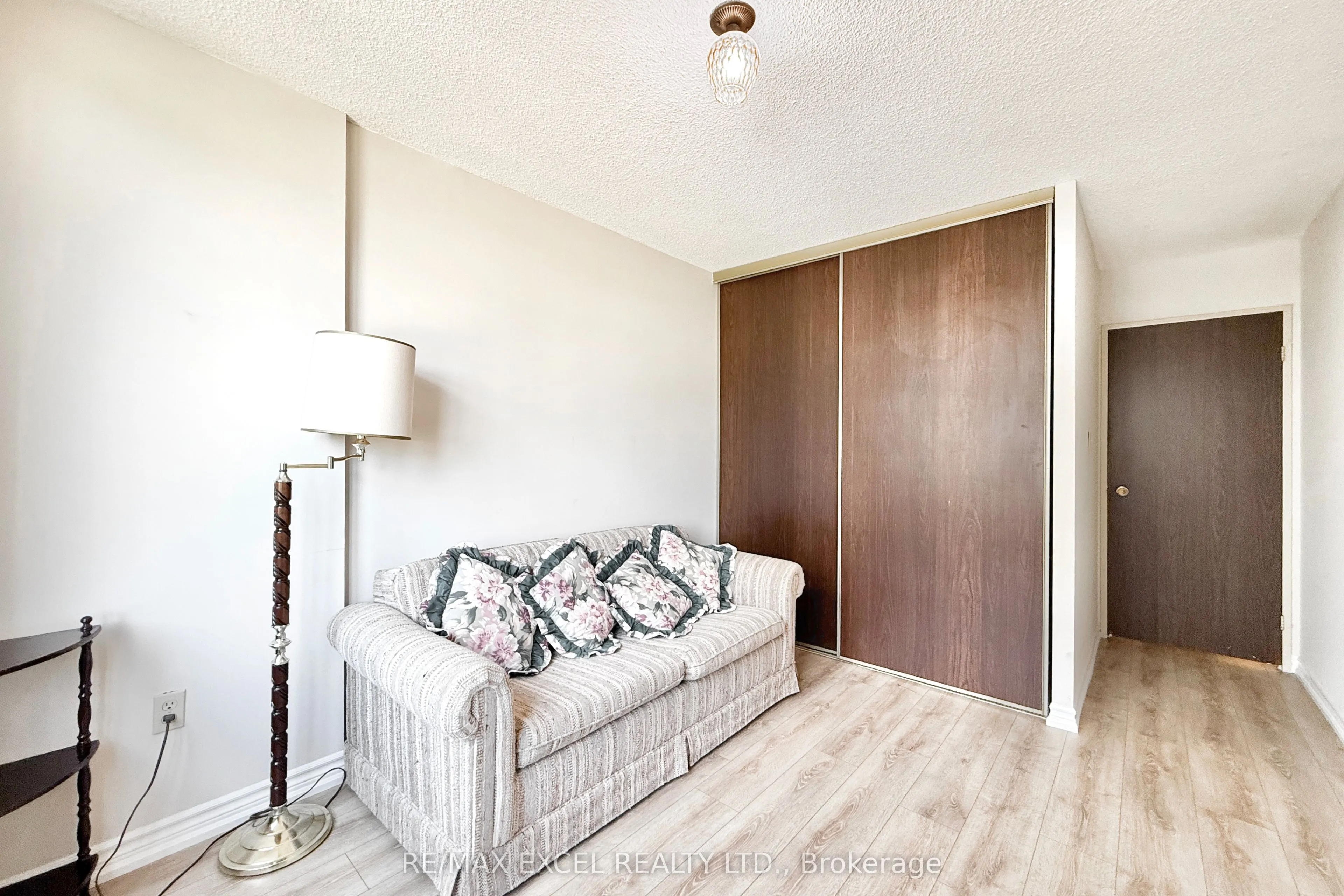 1201 Steeles Avenue W, #501