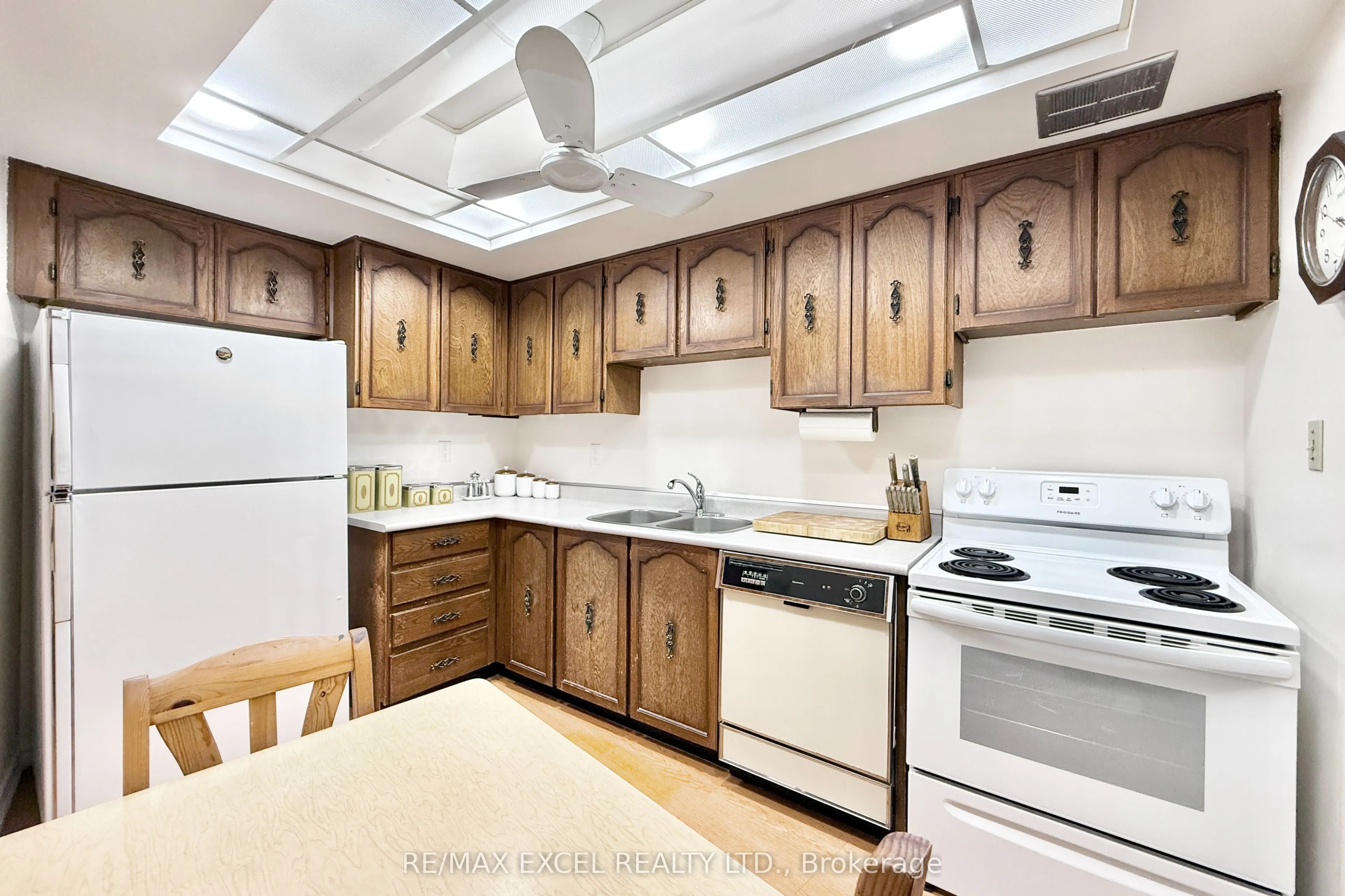 1201 Steeles Avenue W, #501