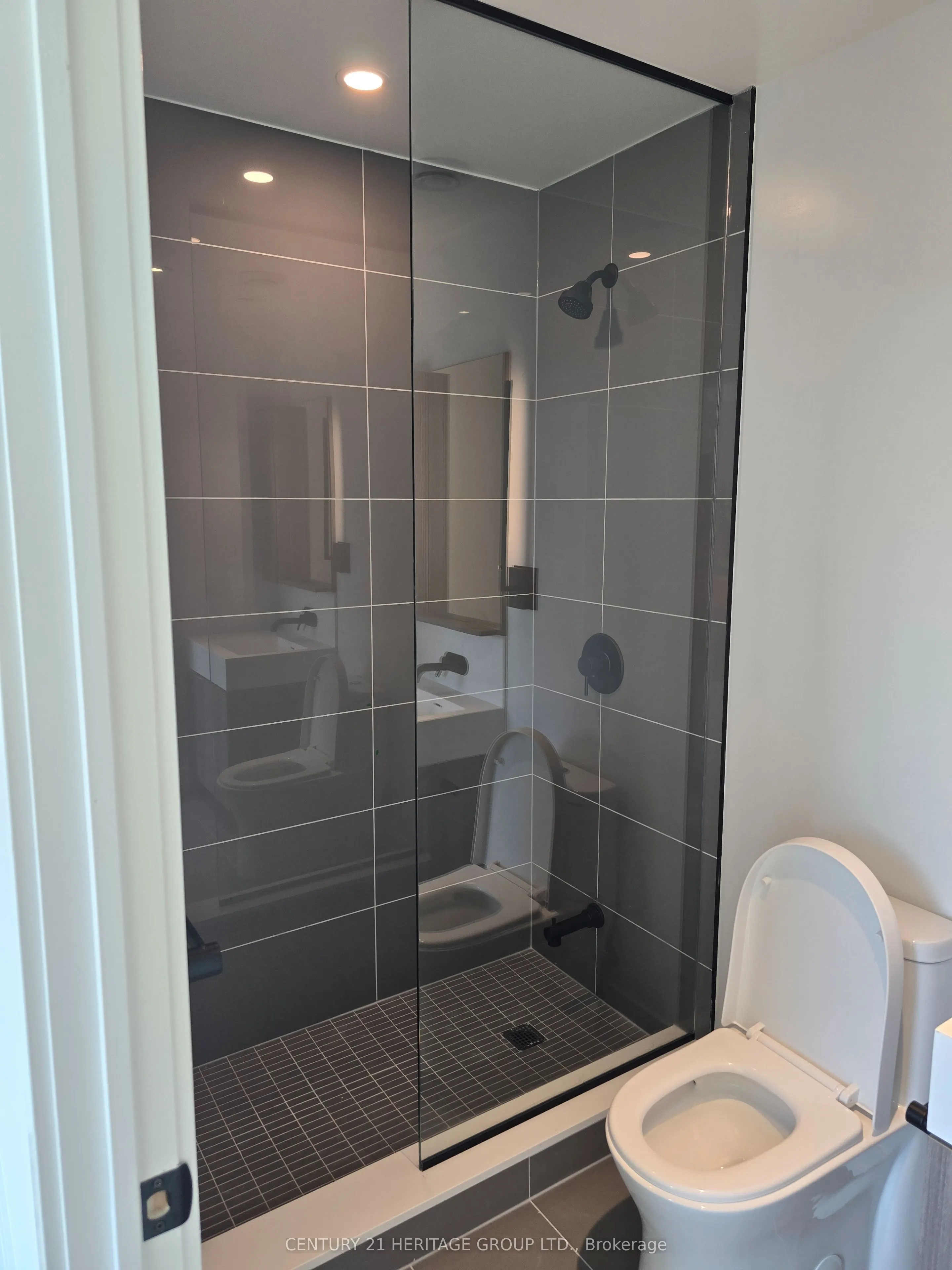 127 Broadway Avenue, #1101