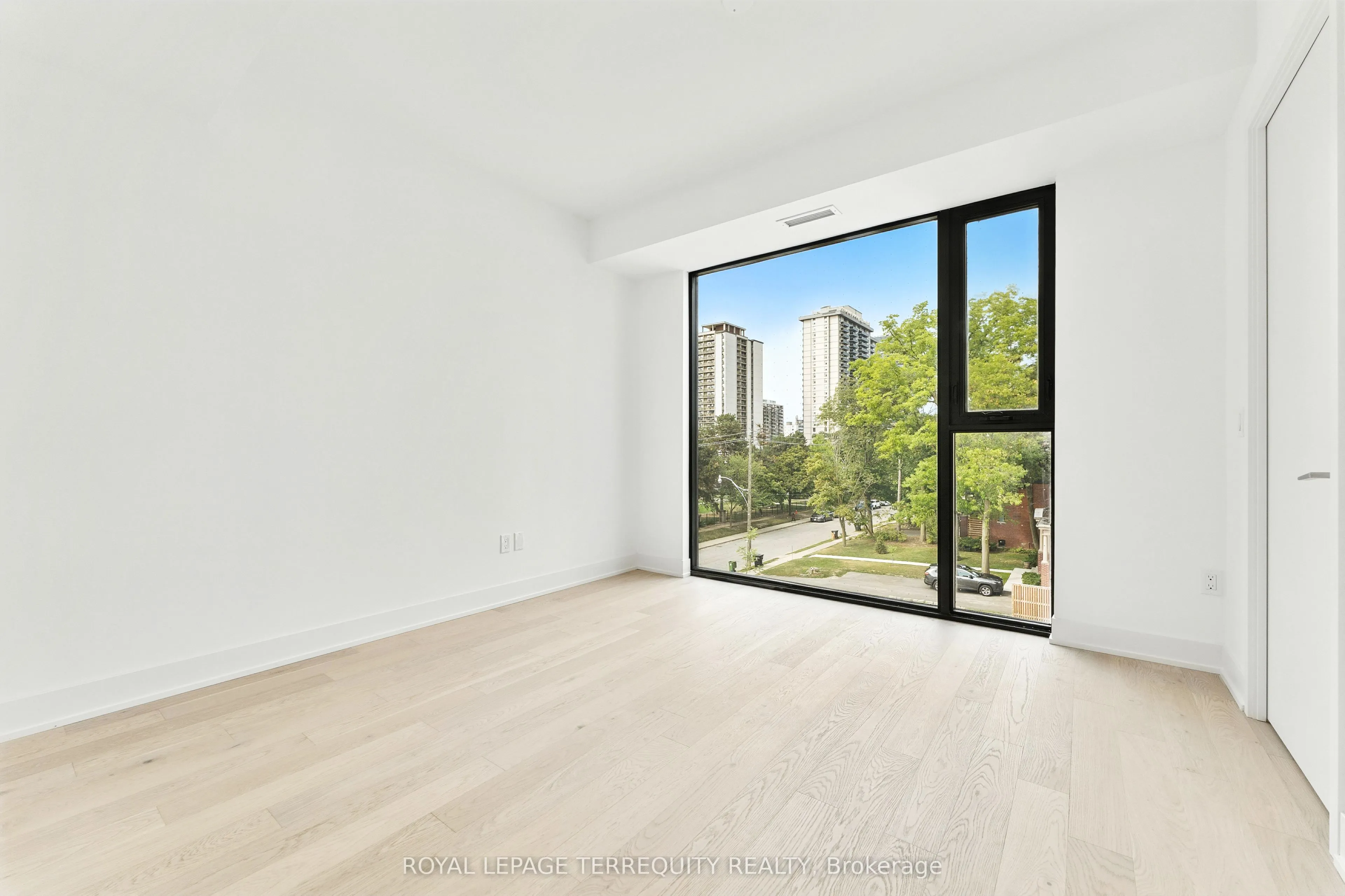 200 Keewatin Avenue, #PH05